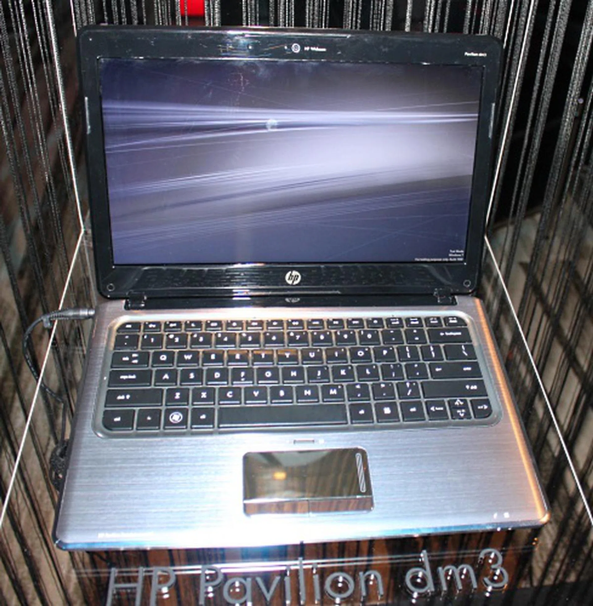 With a very polished aluminum chassis, the dm3 is a shiny consumer notebook with an interesting blend of features and performance.