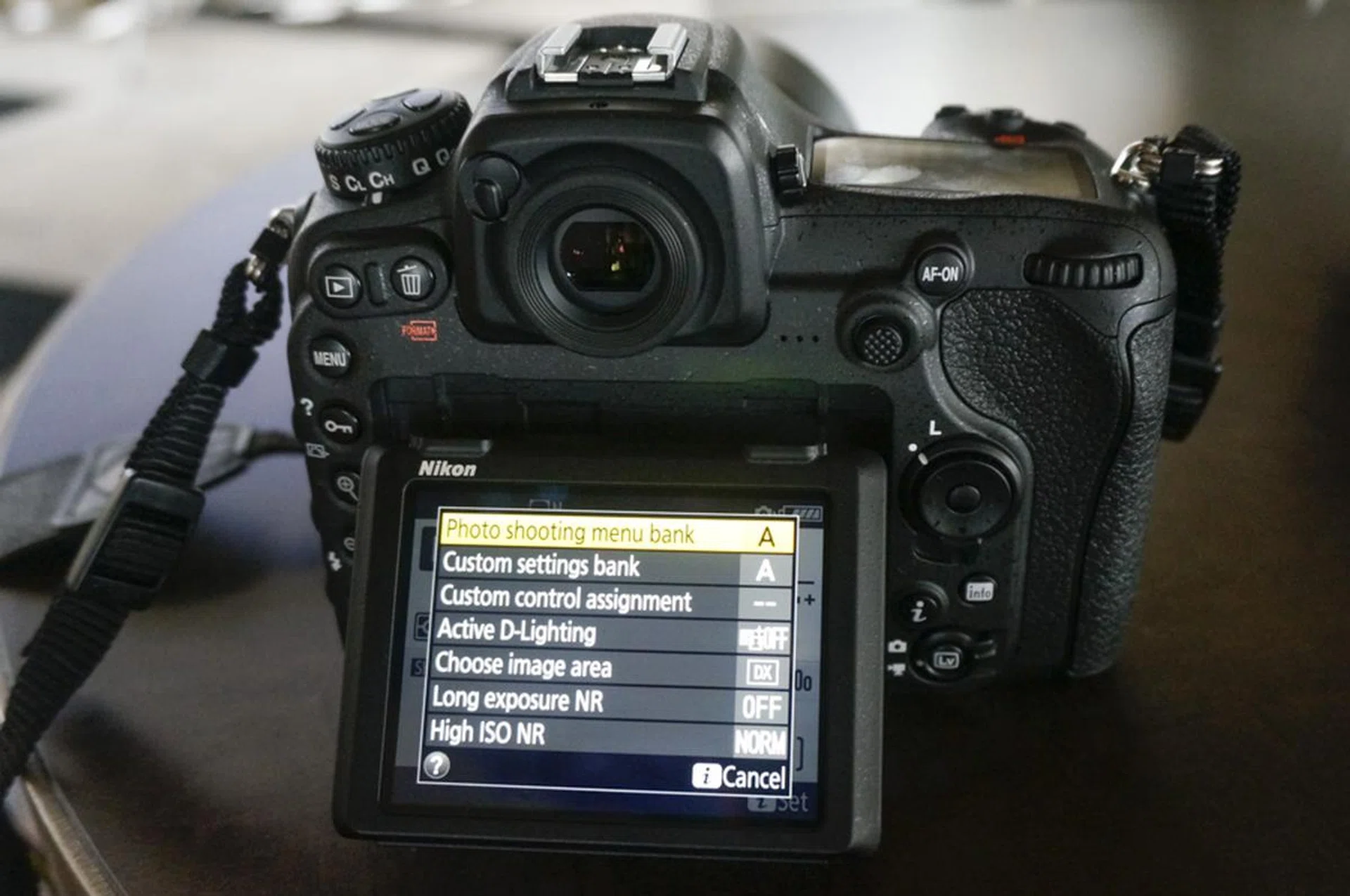 Tilt is nice, but touch inputs only apply to image review/capture and not the menus!