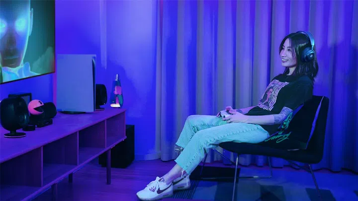 That moment of resignation when a veteran gamer is reminded once again why you should not pre-order and play live service titles on a very buggy and glitchy Day One launch. While wearing the Arctis Nova 5 Wireless headset. Image: SteelSeries.