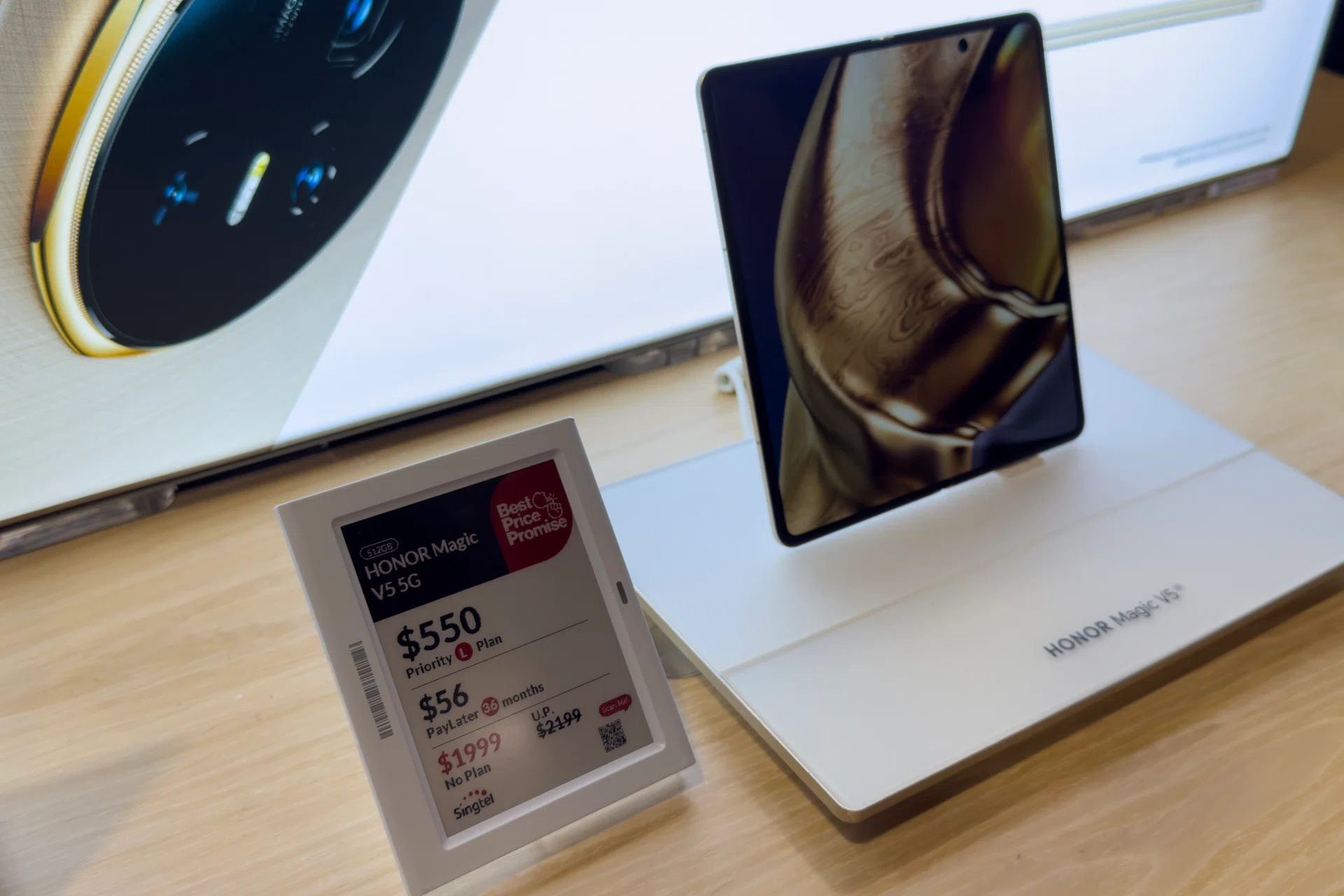 Honor Magic V5 singtel booth 8115 level 4 suntec convention centre comex 2025