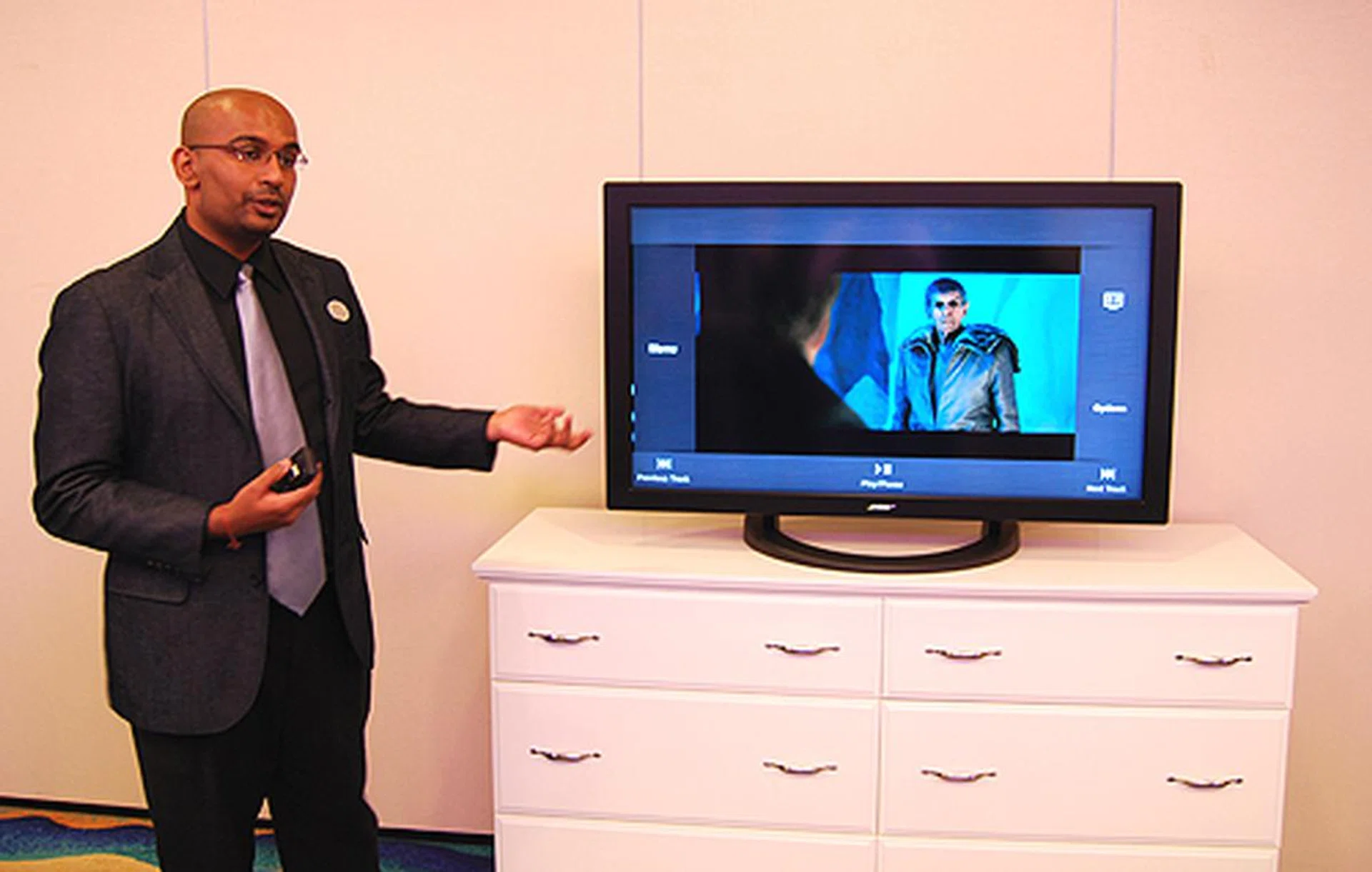 After the demonstration, we were given a hands-on and Q&A session with the VideoWave entertainment system.