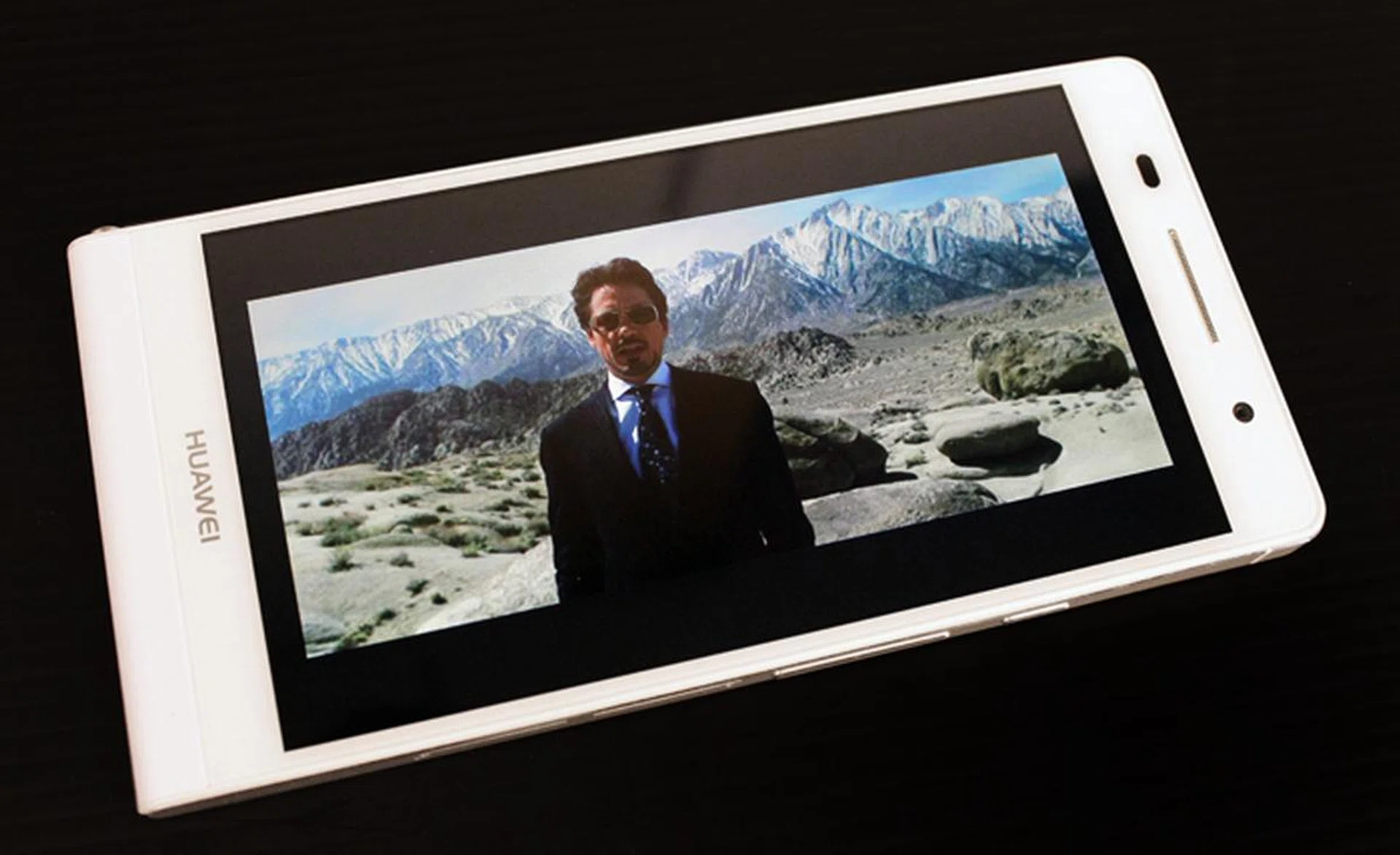 The P6 has a bright, crisp screen with great color reproduction, making watching movies on it a real pleasure.