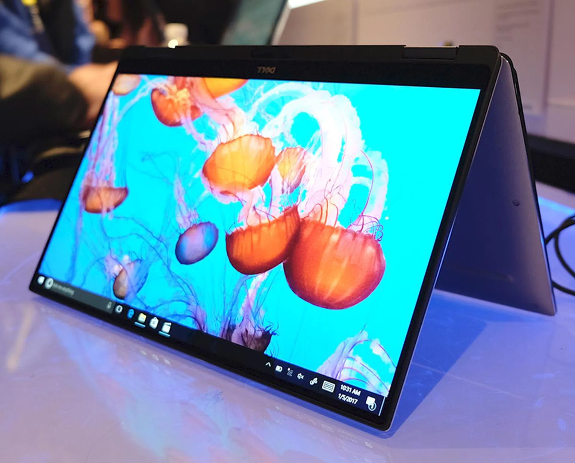 Thanks to the hinge, the XPS 13 2-in-1 can be used in tent mode.