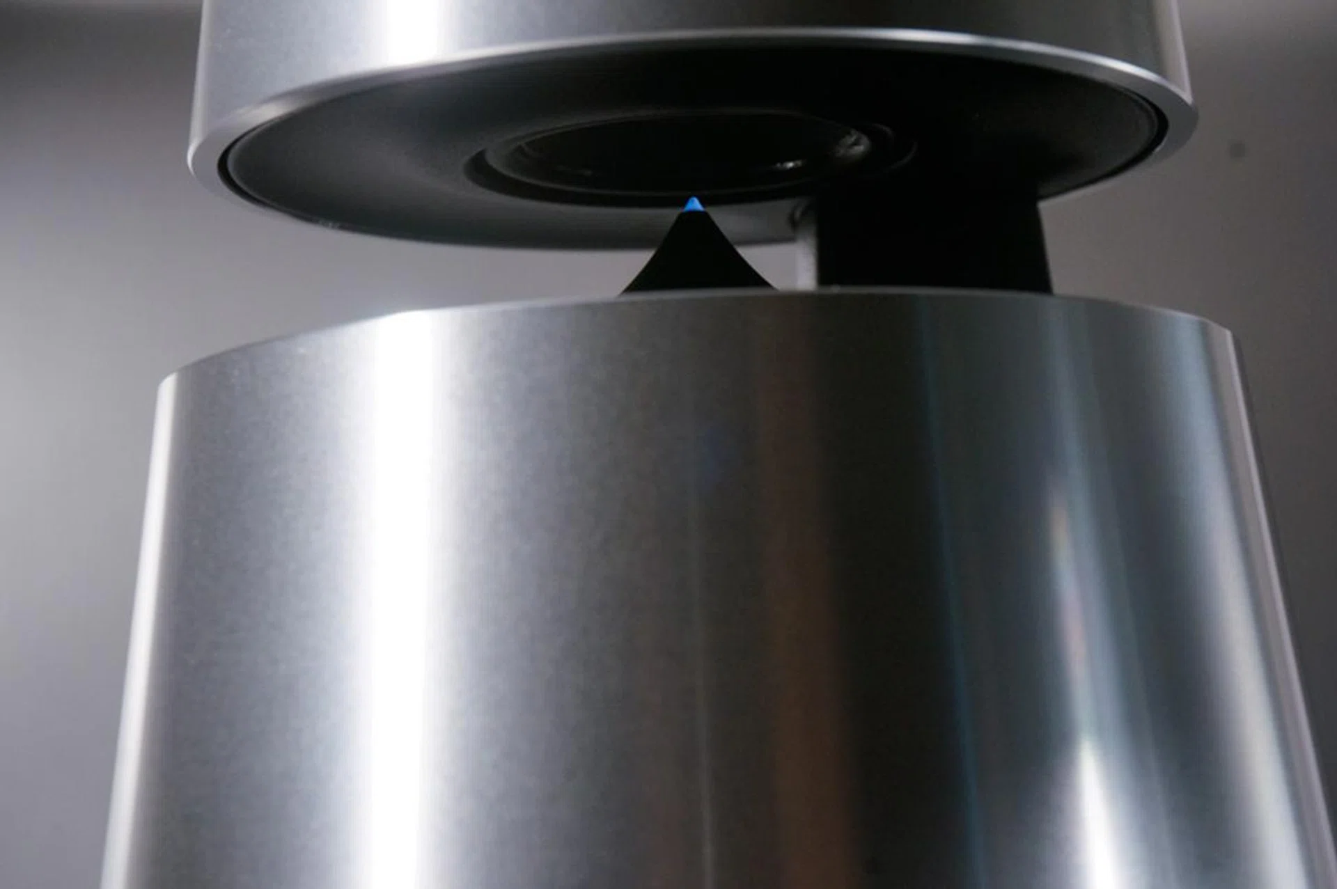 B&O's acoustic lens technology is responsible for the 360 sound.