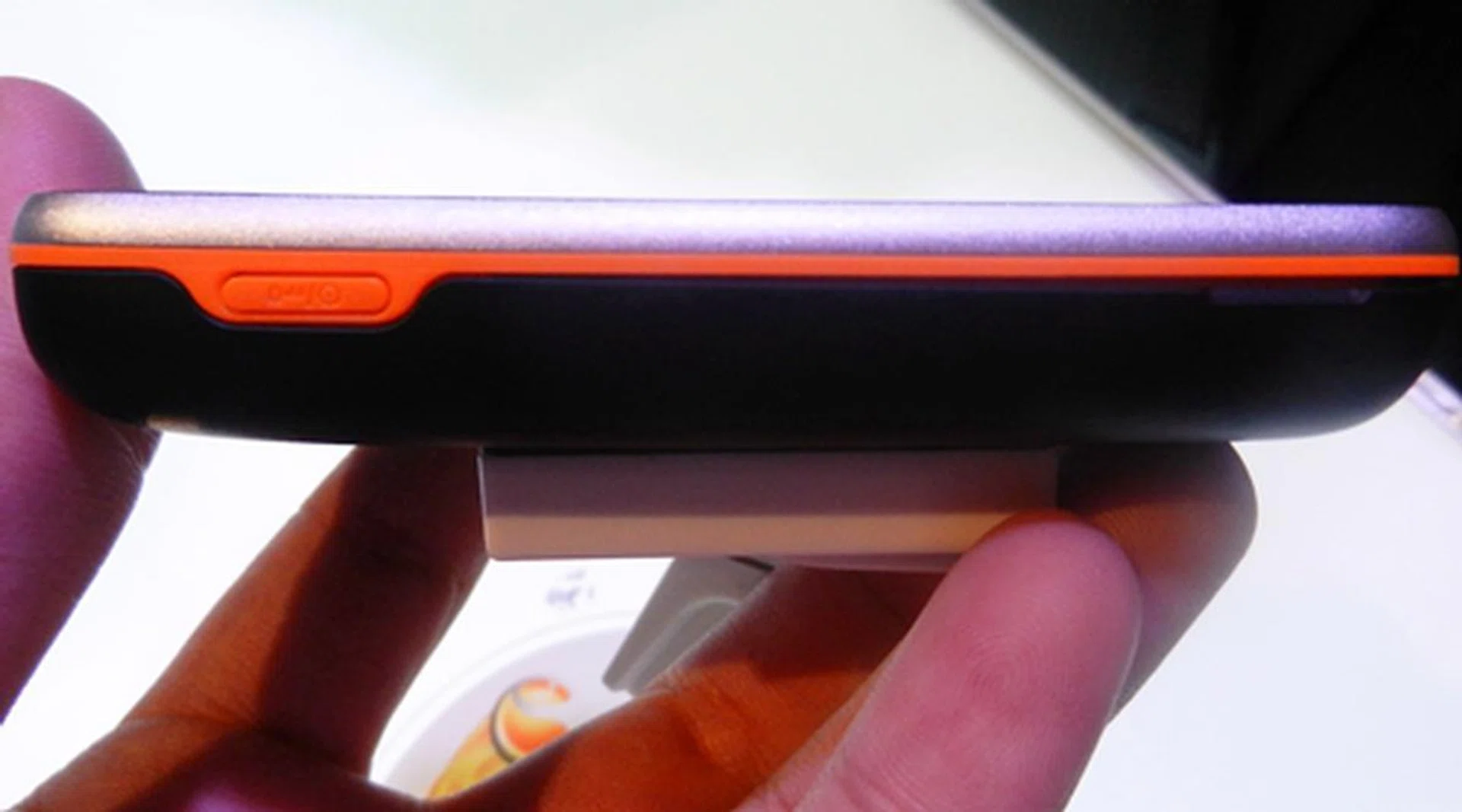 Don't be surprised that the power button is also well protected. There is virtually no exposed ports found on the Xperia active. 