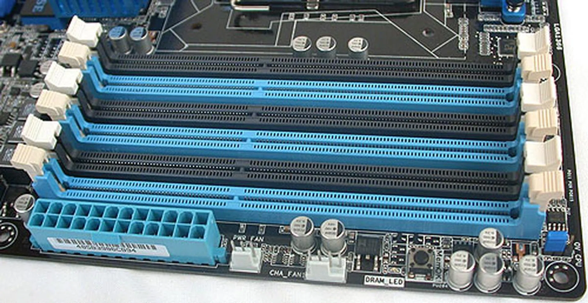 The standard configuration for the six DIMMs, triple-channel memory architecture on an Intel X58 board.