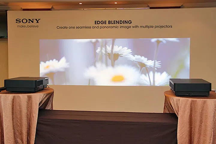 Sony Launches World's First 3LCD Laser Projector VPL-FHZ55 ...
