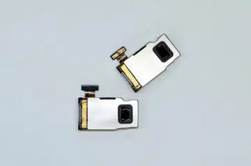 The LG optical telephoto zoom camera module. <br>Image source: LG Innotek