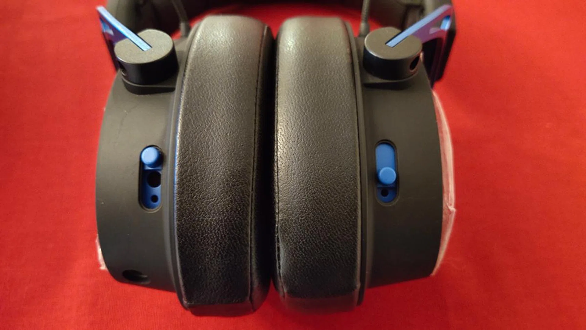 A closer look at those bass sliders.
