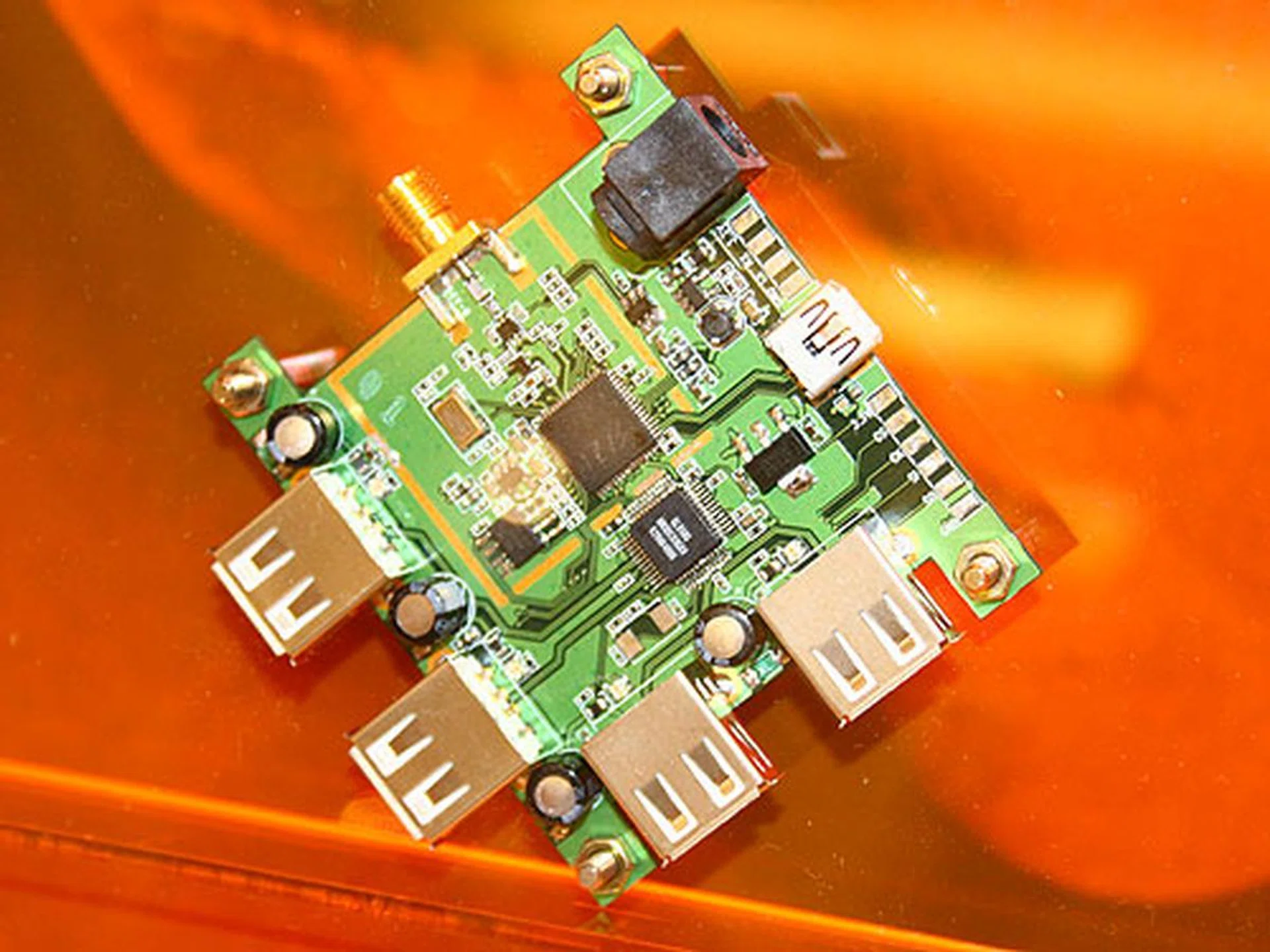  With this wireless USB hub, all you need is a power adapter and you can have up to four devices connected to your PC - wirelessly. Of course, your PC should have a wireless USB dongle connected to it too.  