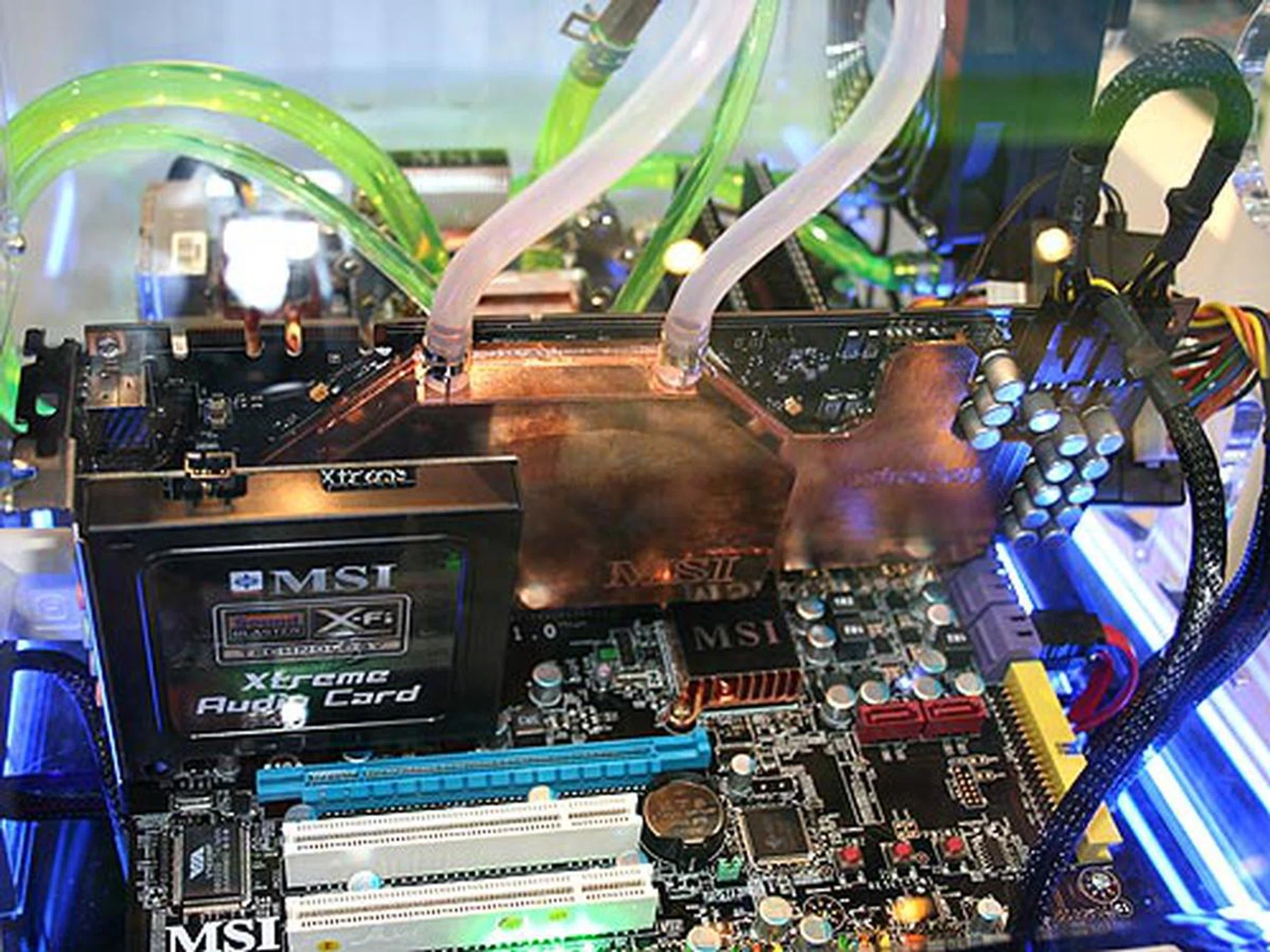  MSI demonstrated their new N9800GTX HydroGen graphics card which comes equipped with an all-copper water cooling block.  