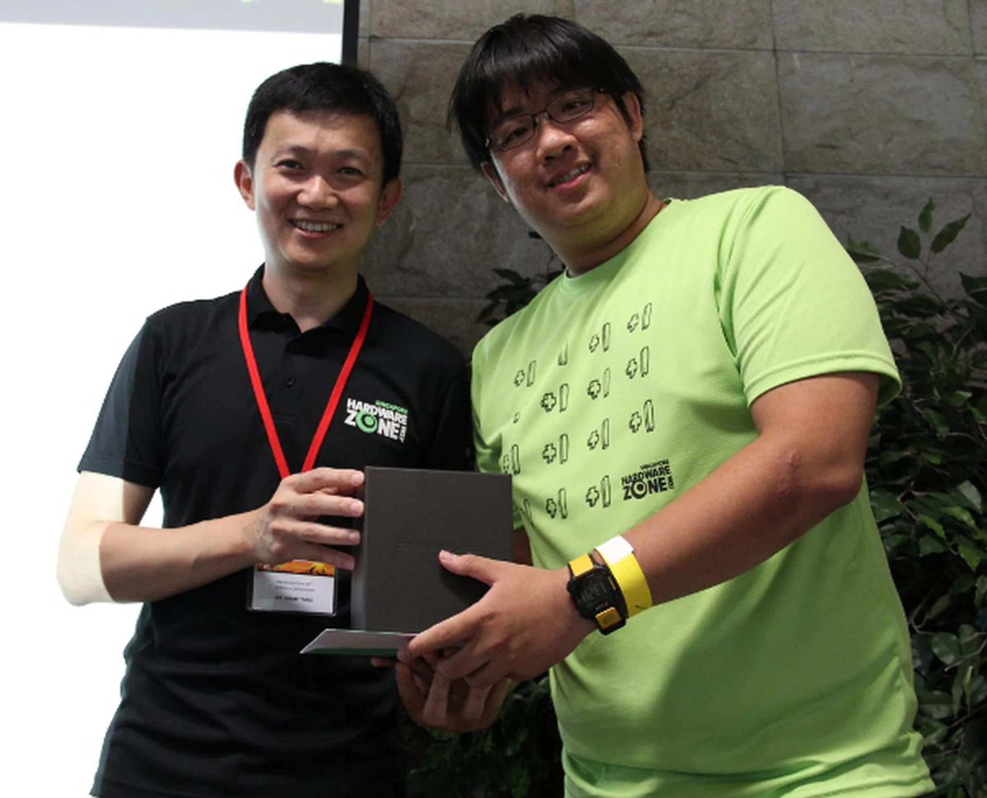 The second place winner didn't only win a 3D/2N stay in a Deluxe One Bedroom Suite at the Chatrium Residence Sathon Bangkok for two (courtesy of Asiawebdirect), but also a Raymond Weil Maestro watch.