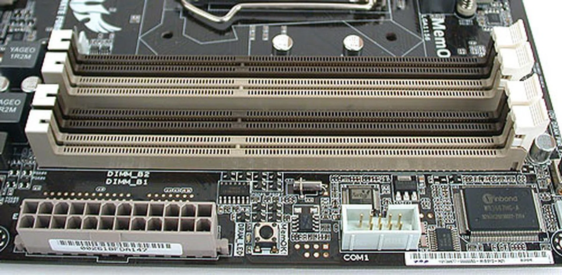 The standard four DIMM slots have latches only on one side, something ASUS has been doing for its motherboards' DIMM slots for a while now. It should help somewhat if you're trying to remove the memory modules that are situated a bit too close to the graphics card slot.