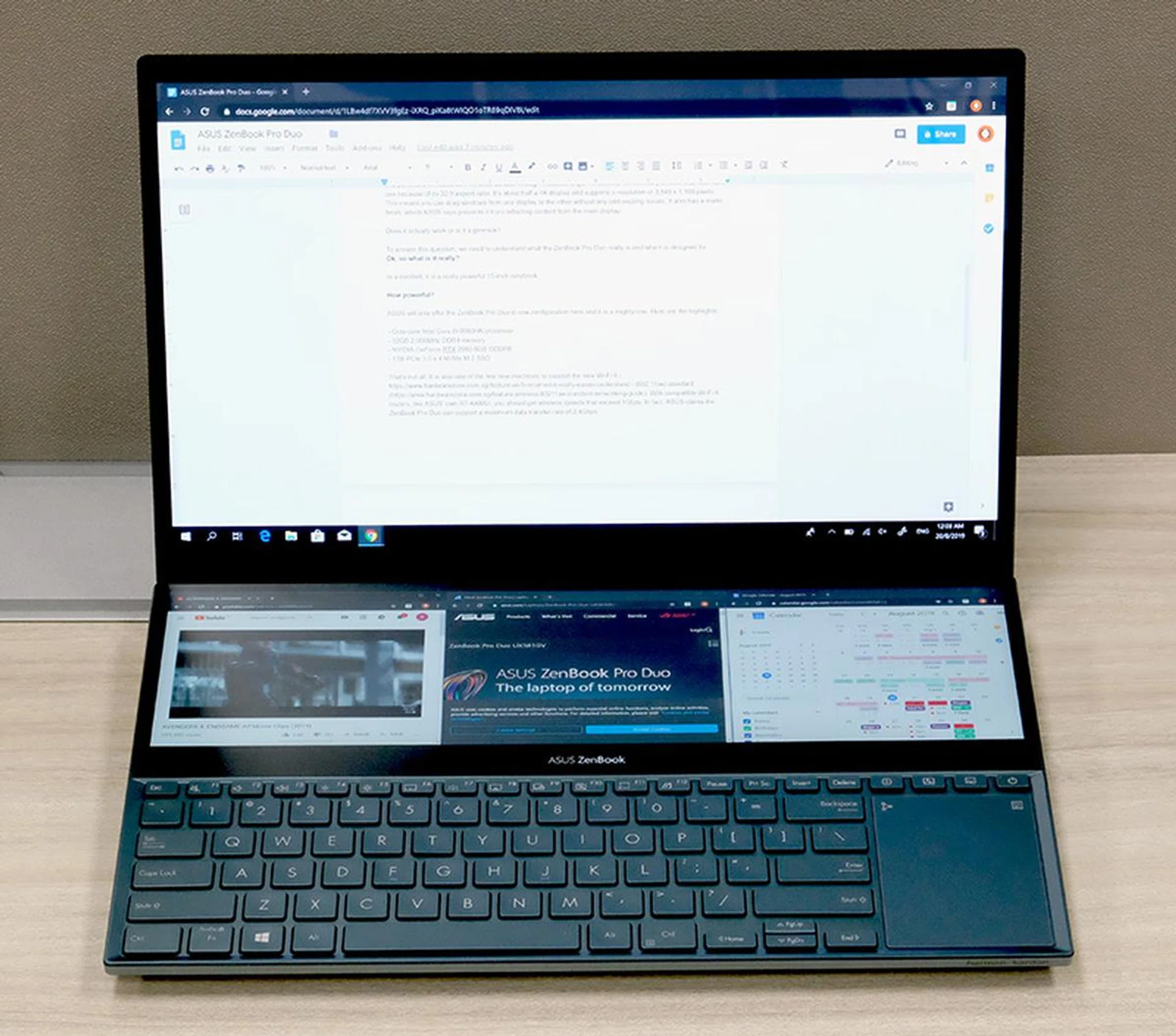 Together with the main screen, you can comfortably keep multiple windows opened and line them up neatly.