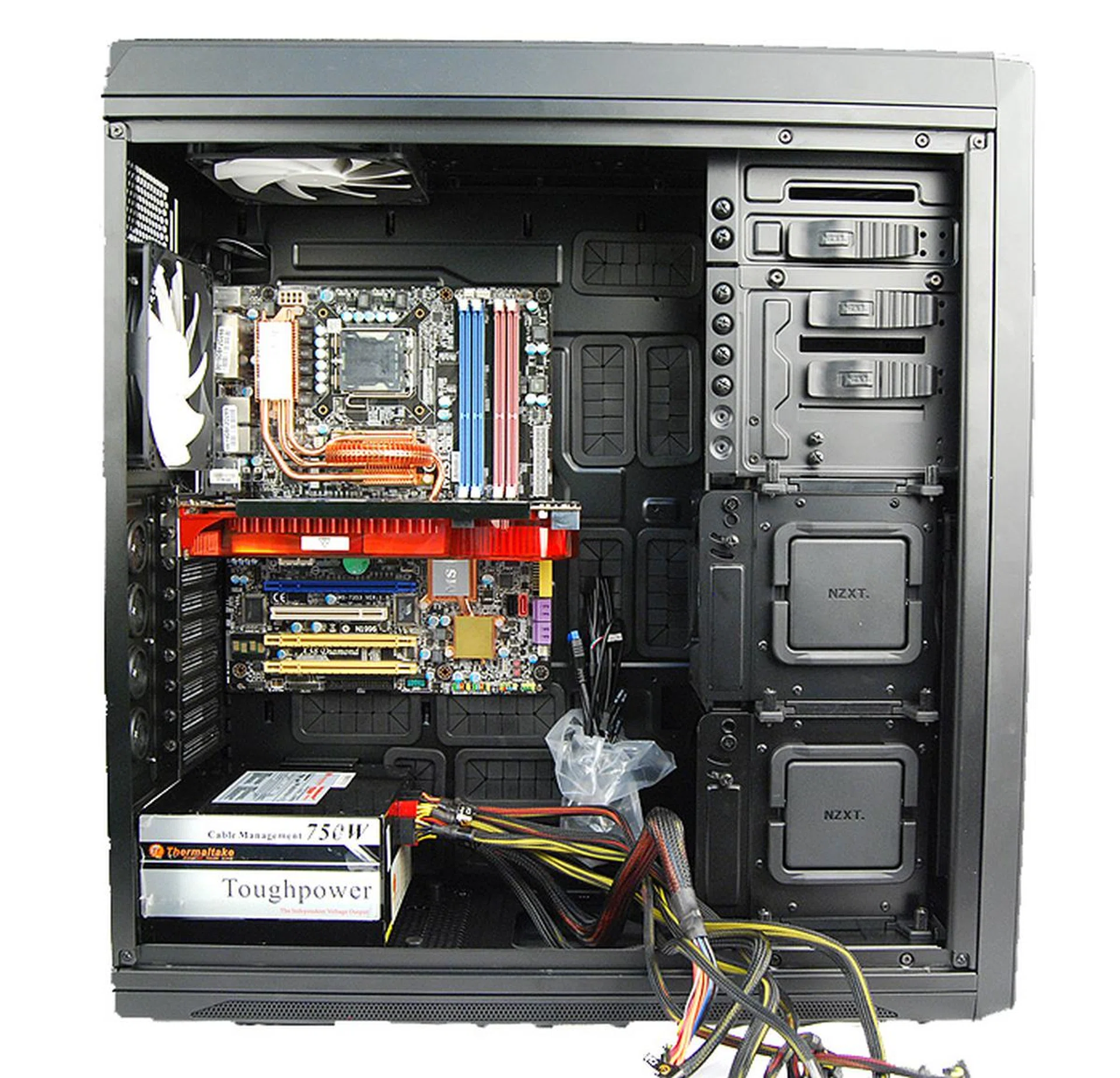 Even with our motherboard installed along with a large 11-inch Radeon HD 3870 X2 graphics cards, there's still tons of space.