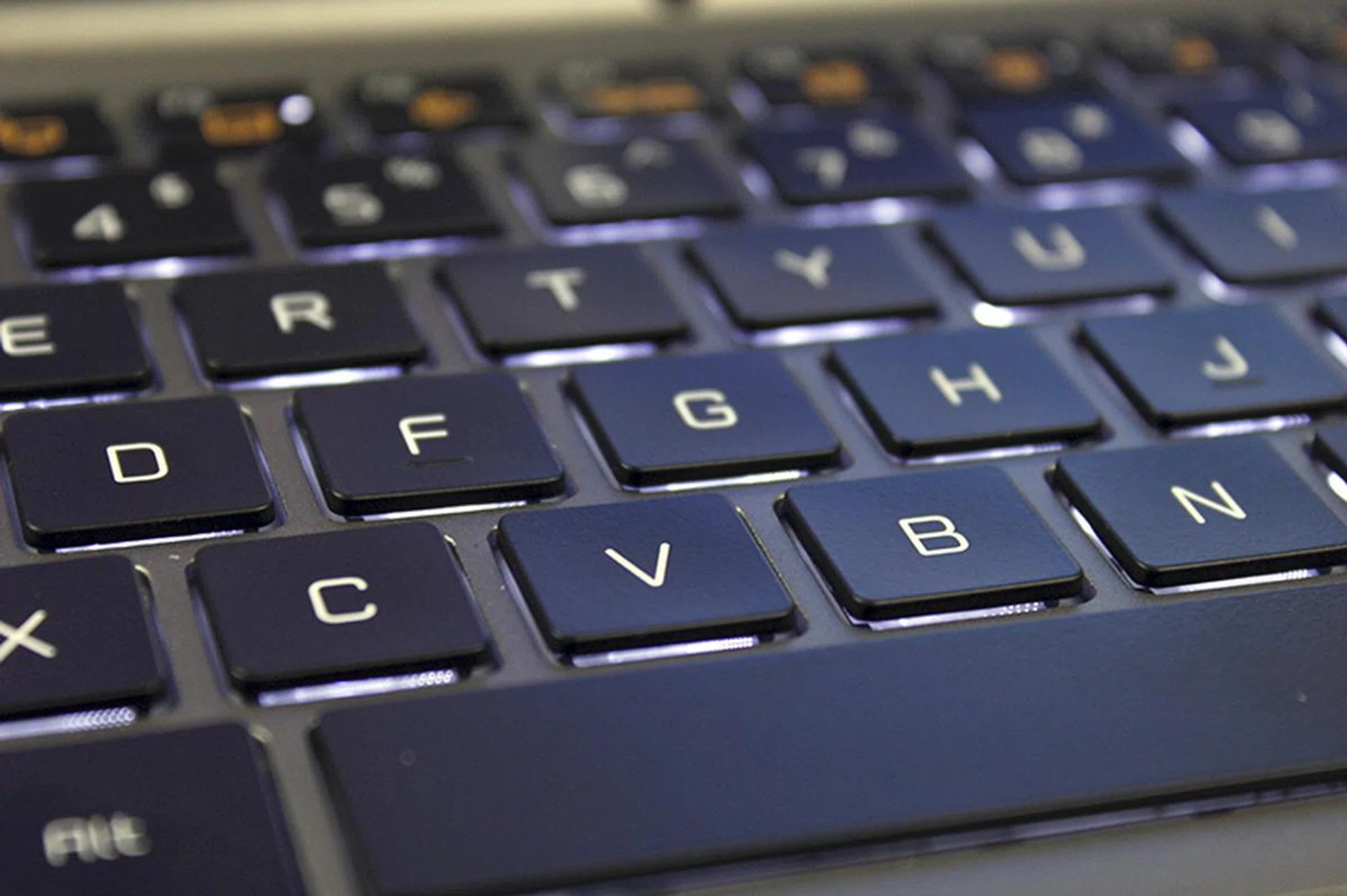 Taking user feedback into consideration, LG decided to give all of its new gram notebooks backlit keyboards.