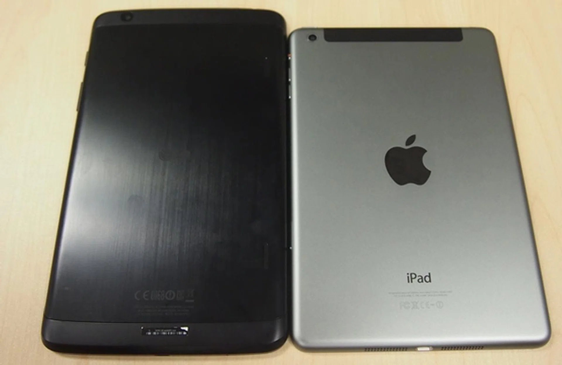 The LG G Tablet 8.3 is taller, but not wider than the 7.9-inch Apple iPad Mini with Retina Display. These differences are mostly attributed to the different screen ratio adopted by Apple and the rest of the Android tablets.