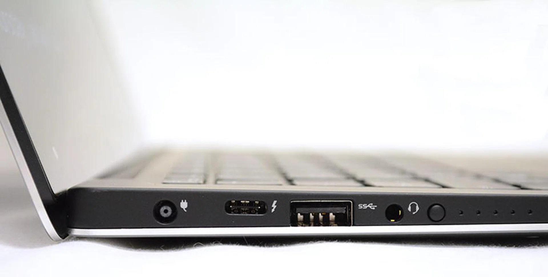 Dell XPS 13 ports