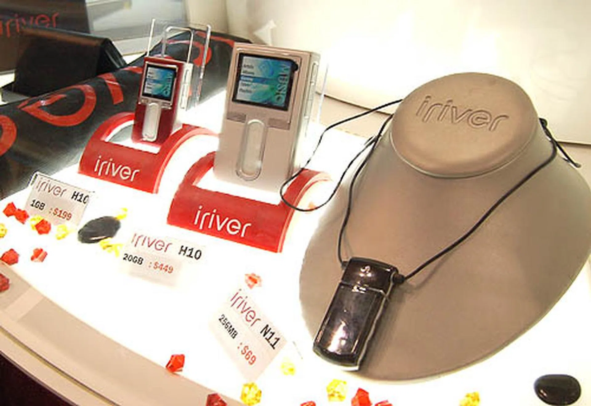  The iRiver H10 (middle) was spotted amongst many other iRiver players. Its large 20GB capacity makes it a boon for music lovers and can be had for only S$449.  