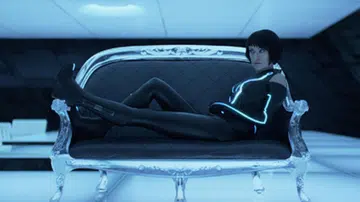 Think about watching Tron Legacy in 1080p, limited by the small screen size on your mobile, like what you see here.