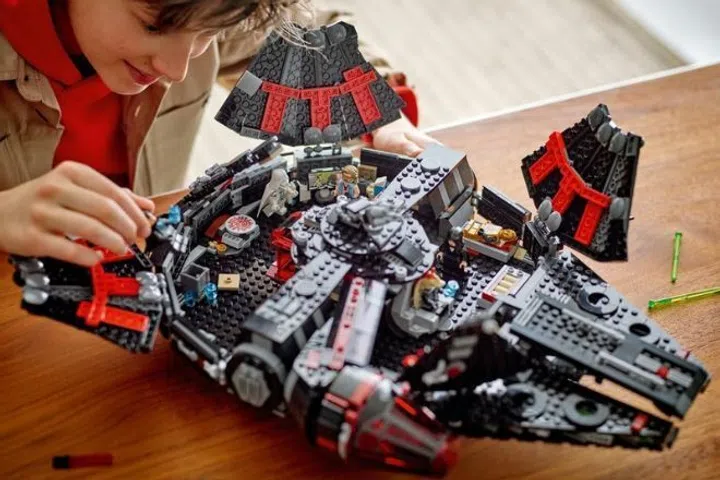 LEGO Star Wars The Dark Falcon