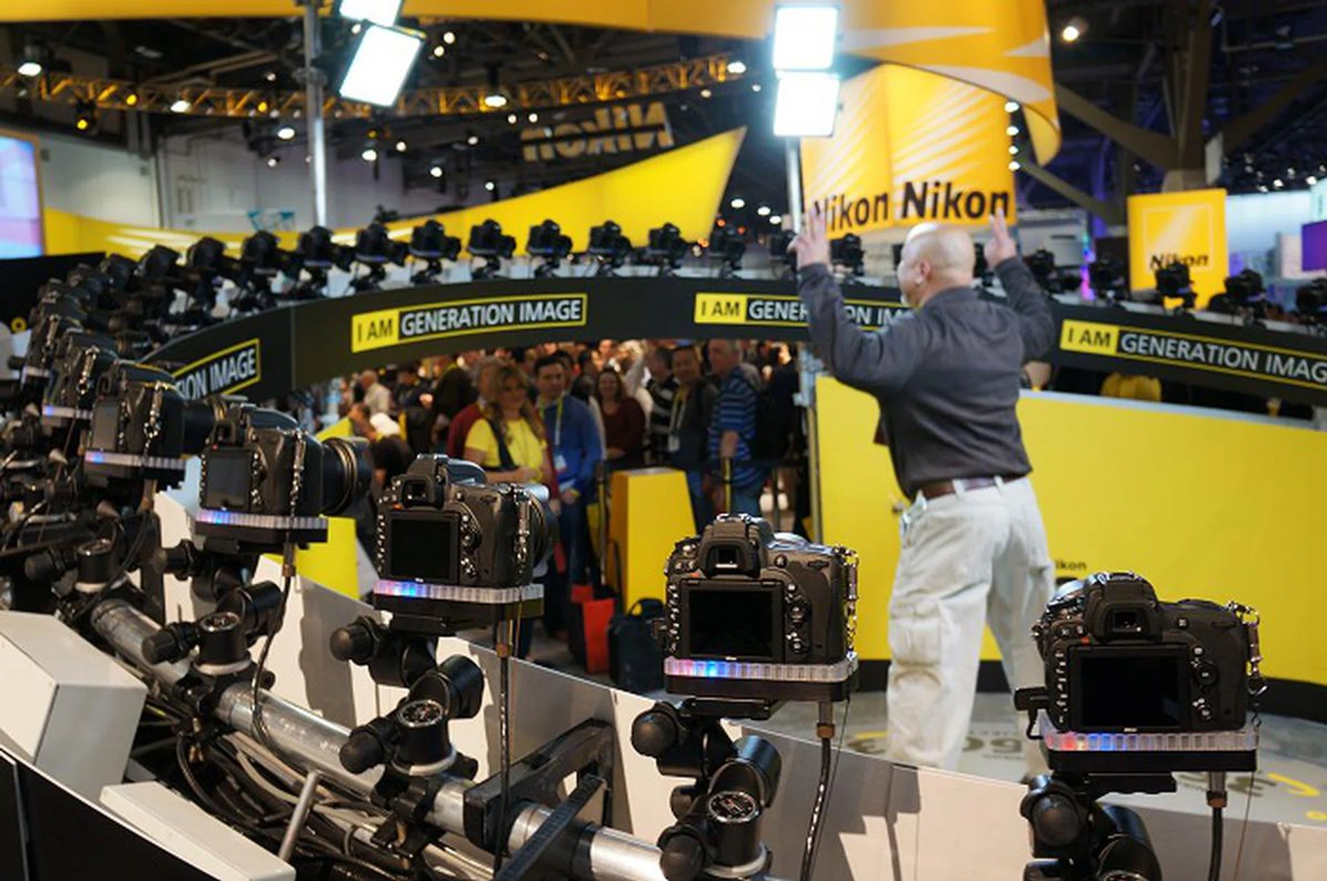 It was running the Nikon 360-degree project that captures your epic moment in a 360-degree panoramic photo thanks to a massive array of DSLRs. From the queue we observed, we would say it's a hit!