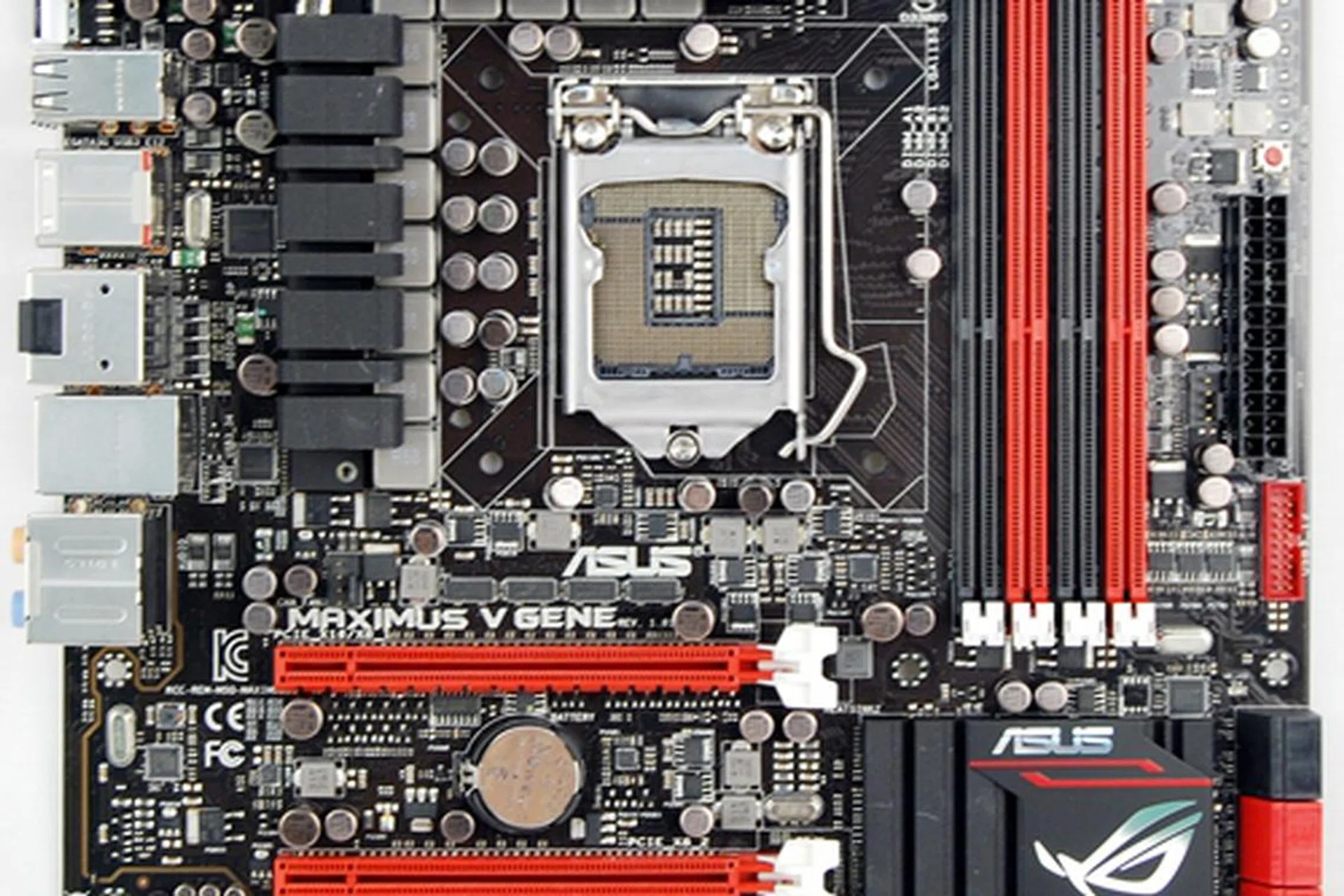 This microATX powerhouse features the new Intel Z77 chipset, which supports Intel's latest LGA1155 CPUs. With official PCIe Gen 3 support courtesy of the new processors, the board has other exclusive features like Extreme Engine DIGI+ II power control design, SupremeFX III gaming audio, Intel Ethernet with ROG GameFirst software and the newly added mPCIe Combo card.