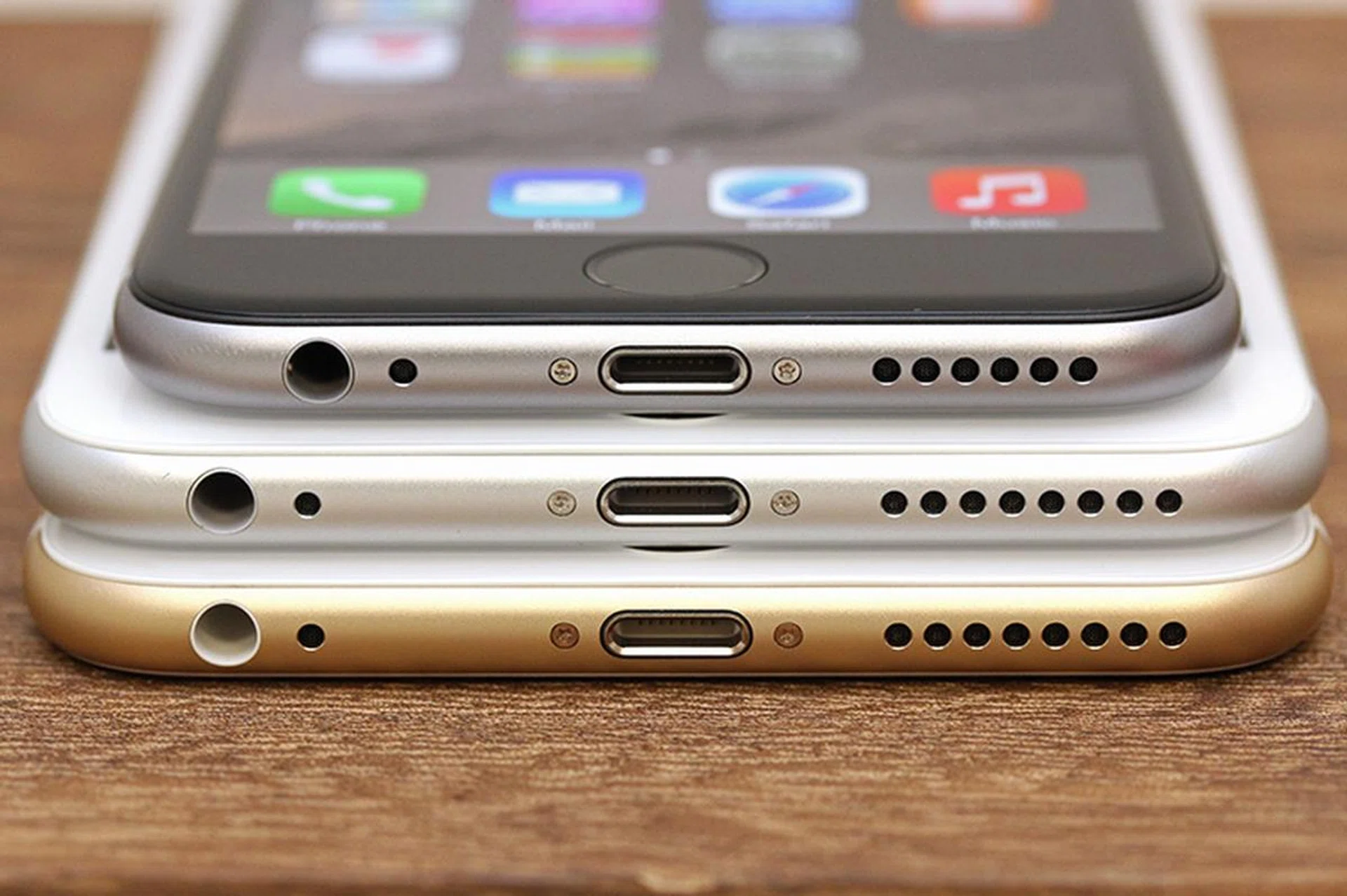 Amazing attention to detail and perfect finishing keeps Apple fans coming back to the iPhone year after year.