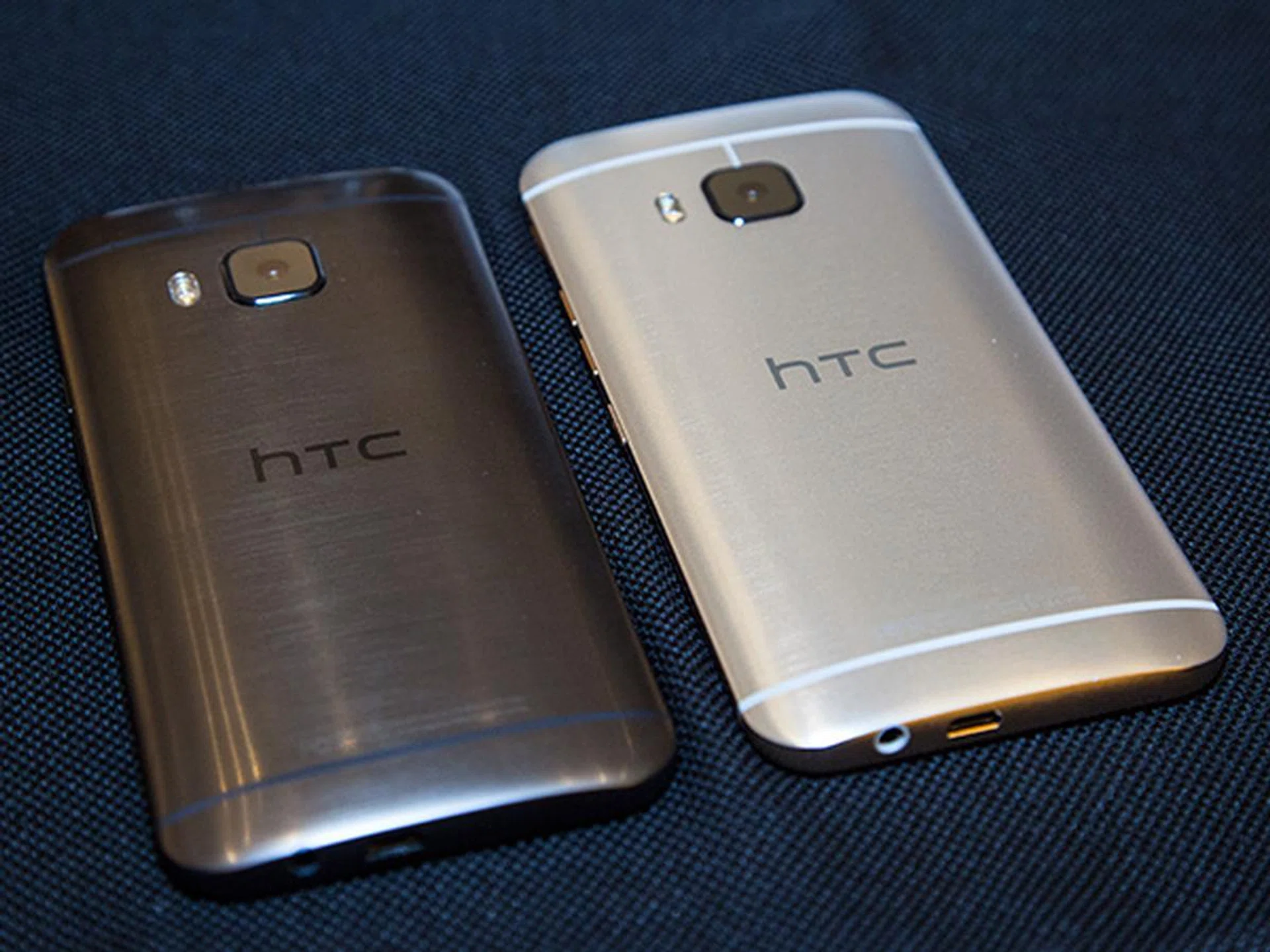 The hairline brushed finishing on the back of the HTC One M9 chassis has taken HTC many years to perfect and the chassis is the result of up to 300 hours of machining, polishing and anodizing.