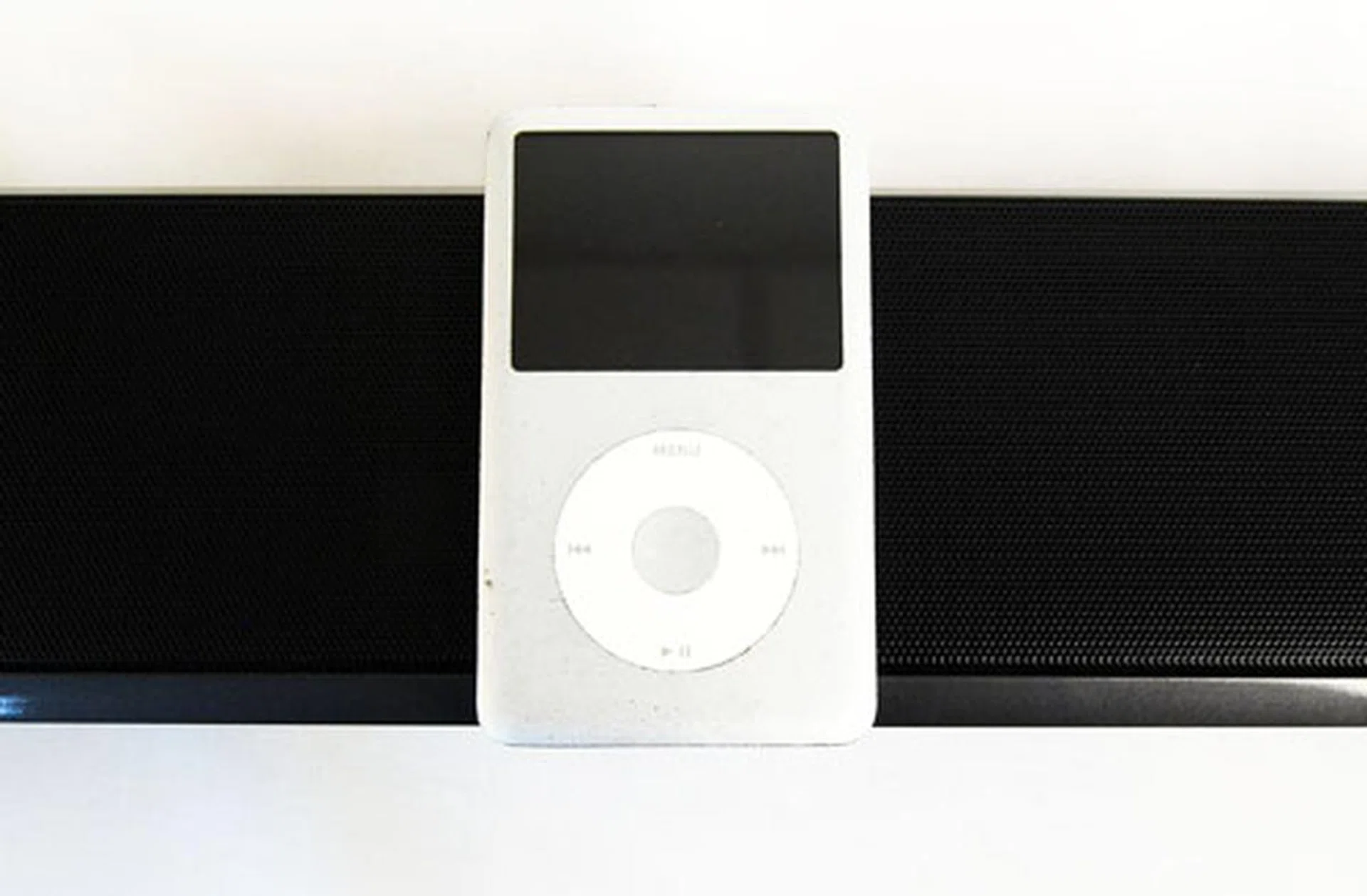 From this top down view, we can see that width is also lesser than an iPod, making this sound wing easy and convenient to place.