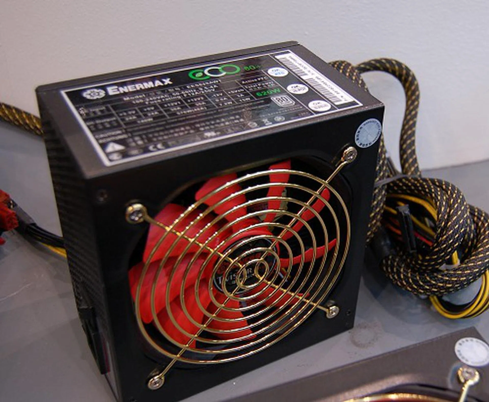  This is the Eco80+ series, which has a rated efficiency of up to 86% and according to Enermax the world's most silent PSU thanks to the use of the Magma Twister bearing fan. Available in ratings of 350W to 620W.  