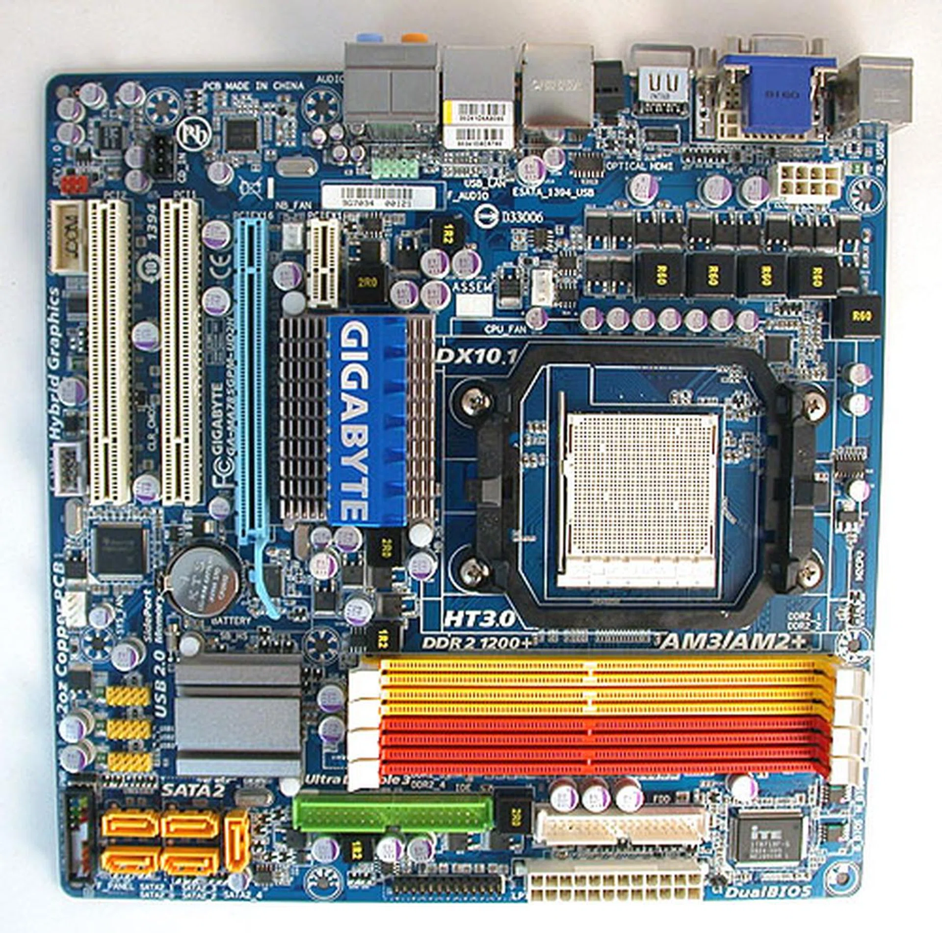 If you have seen Gigabyte's 780G based MA78HM-S2H, then this 785G will be very familiar, as the layout and even the color scheme follows the older 780G version. 