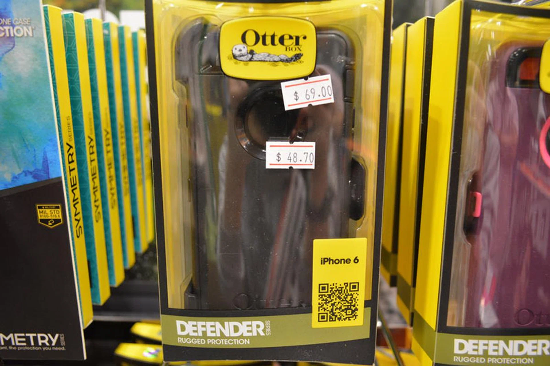 The Otterbox Defender for the Apple iPhone 6 provides rugged, solid protection for your phone. It consists of inner foam padding, two-piece inner polycarbonate shell, and an outer rubber slip cover to absorb most impacts. Rubber port covers will also keep dust out of the headphone and charging jacks and a built-in clear membrane will protect your screen from scratches. Retailing elsewhere at $69, it can now be found at the Epicentre booth on Level 6 for only $48.70.