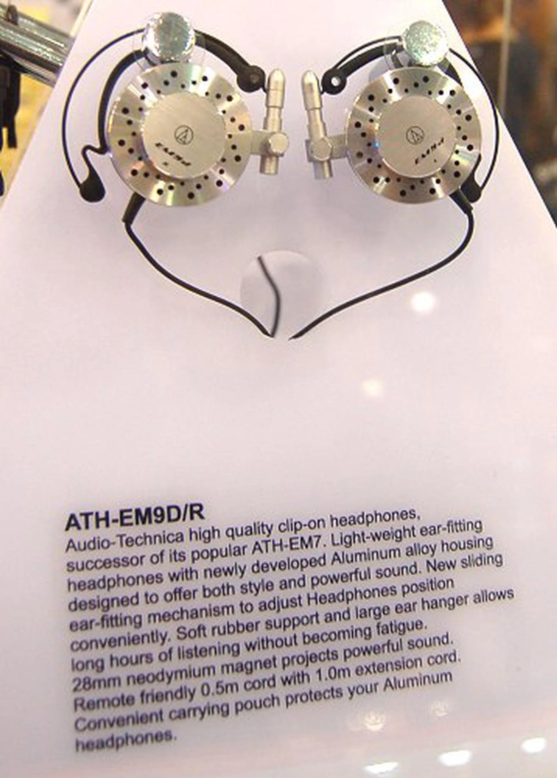 Yes, you guessed right; the $192 ATH-EM9D has its design drawn from disc brakes.