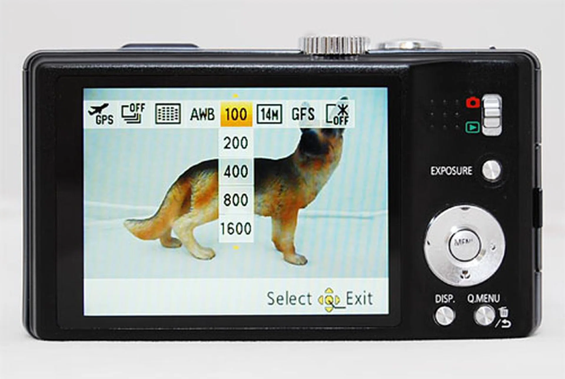 We love the Quick Menu, which gives you an easy way to change essential settings without taking your eyes off the scene.