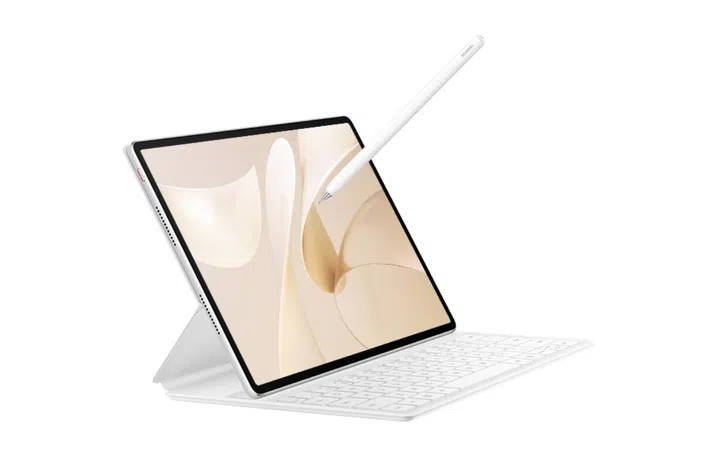 Some of the accessories you can get for free when you pre-order the tablet. Photo: Huawei. 