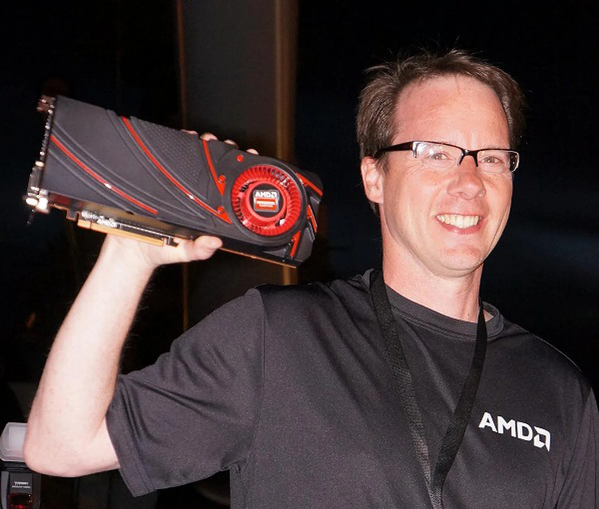 Matt Skyner, Corporate VP & GM of Graphics Business Unit and AMD Canada GM, proudly showed the media of the next discrete graphics card that will carry on AMD's heritage and commitment to gaming. It is said to be based on the R9 290X "Hawaii" GPU core.
