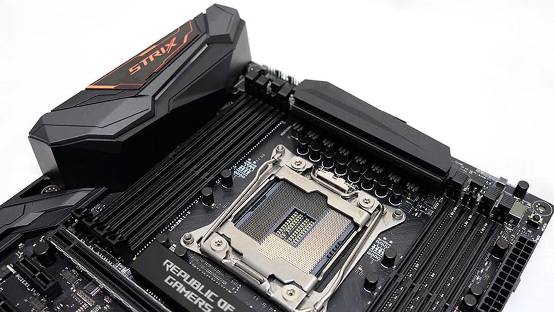 ASUS ROG Strix X99 Gaming CPU socket