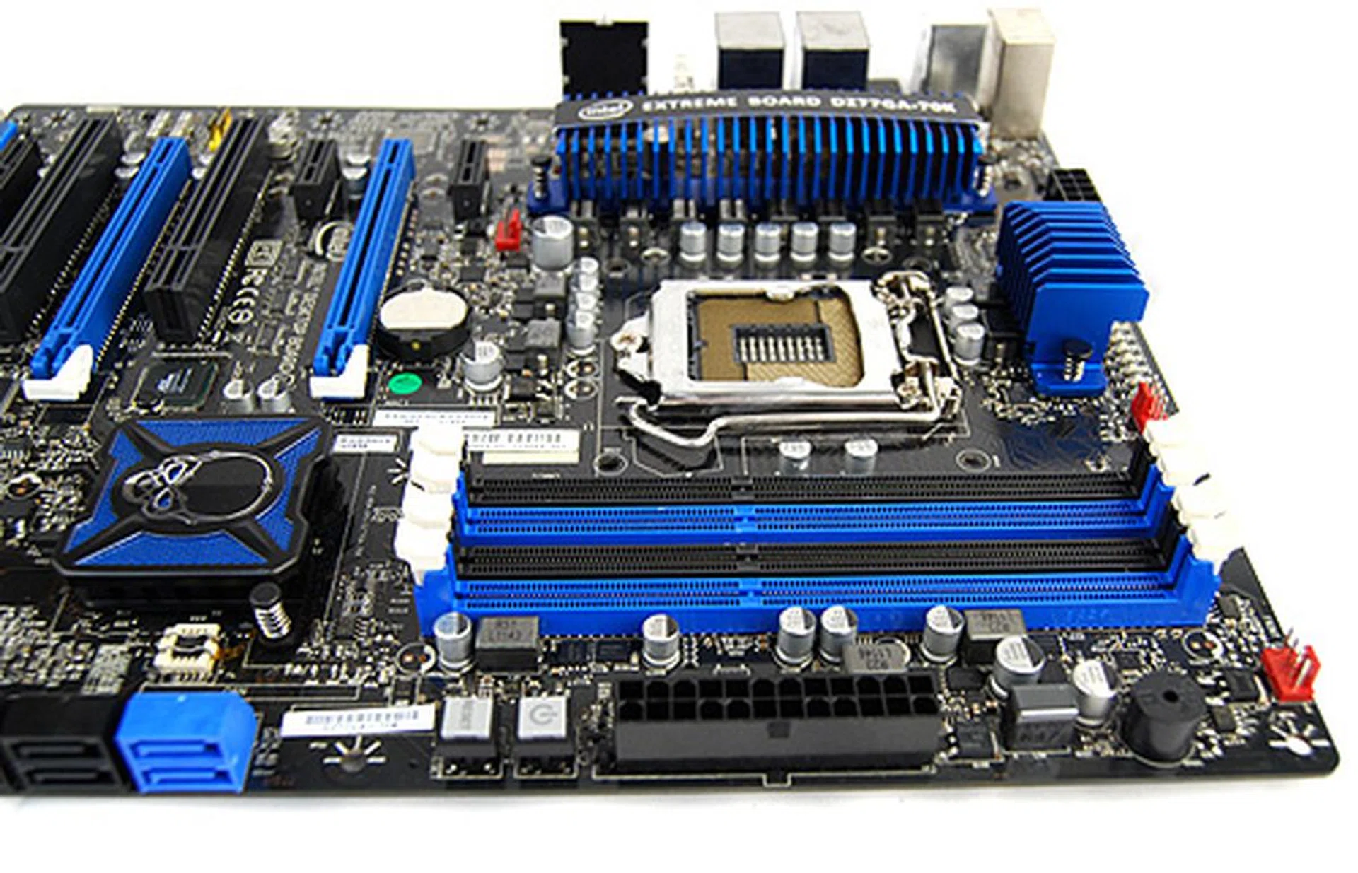 The DIMM slots are well placed and shouldn't hinder your graphics card. There's four of them so handling up to 32GB of memory is easily possible.