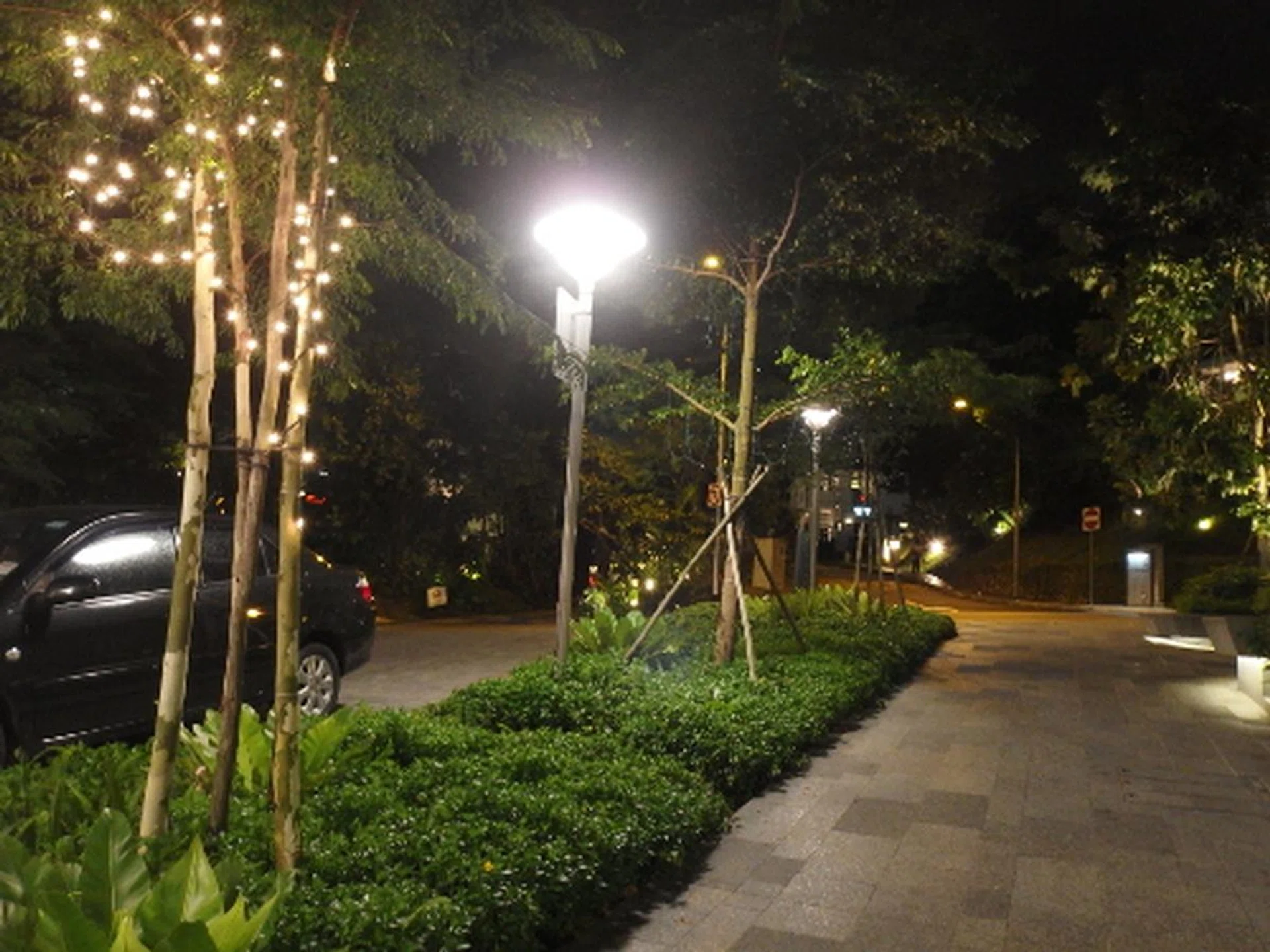 f/5 at 26mm, 1/4sec, ISO800