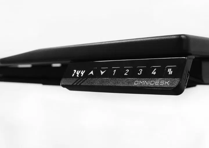 The control panel now dims automatically after 10 seconds. (Image source: Omnidesk)