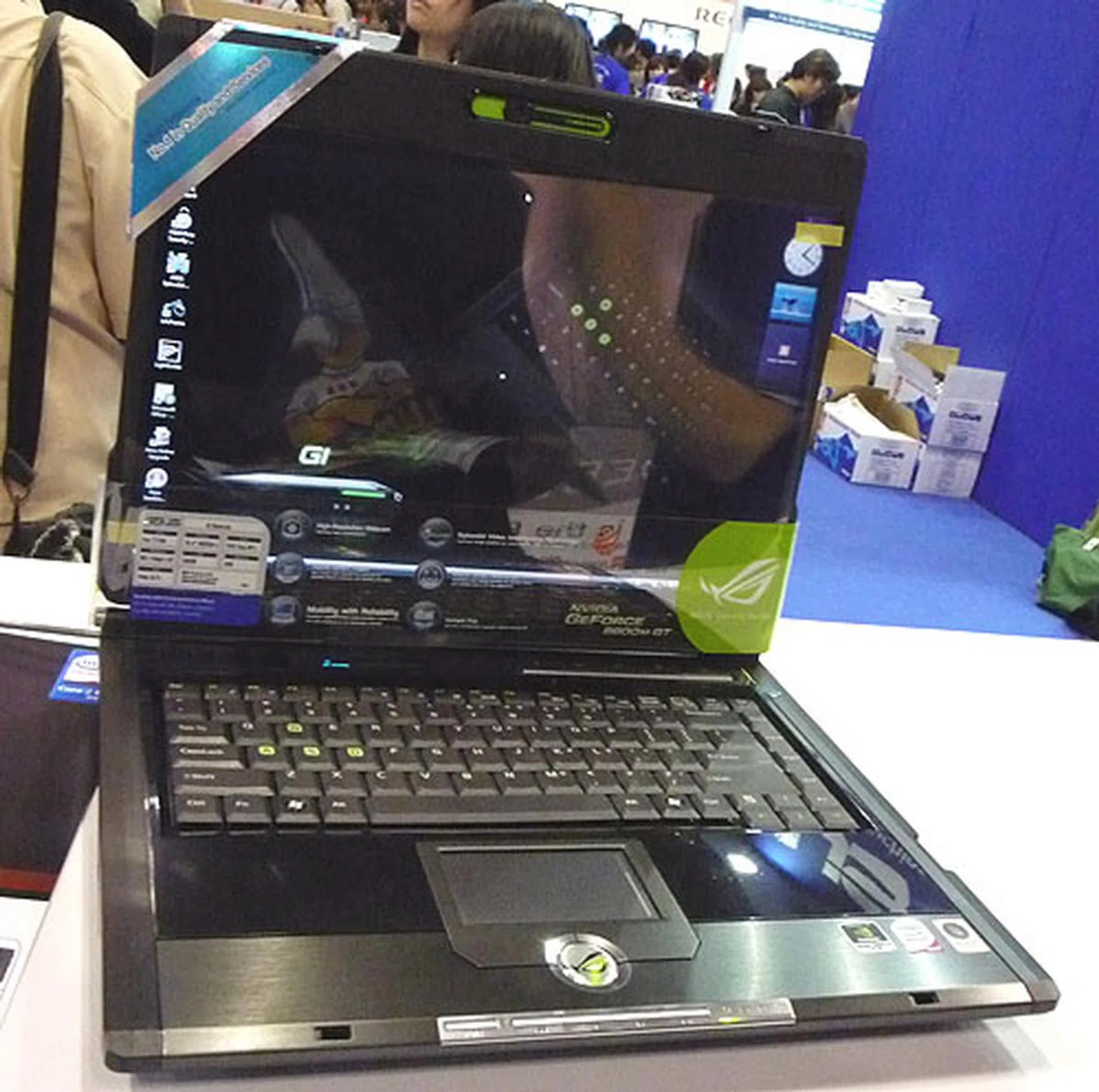  The less powerful G1S is still a very decent gaming machine, with a Core 2 Duo T7700 processor, a GeForce 8600M GT and 4GB of DDR2 memory. It also comes with a more affordable price tag of $3098.  