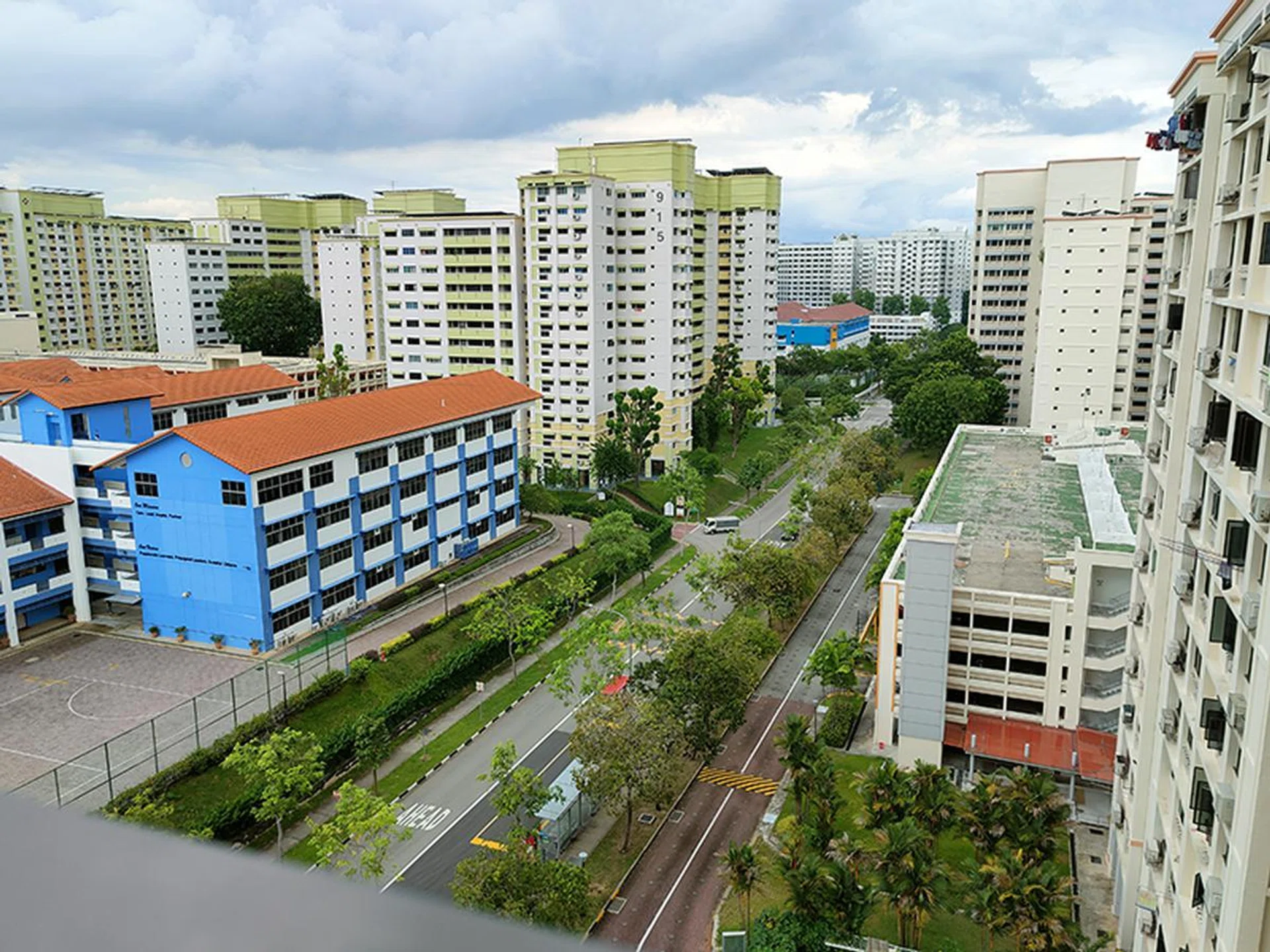 Part 1 of trying out the zoom features - no zoom enabled.