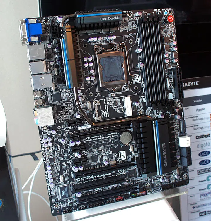 The Gigabyte GA-Z77X-UP5 TH