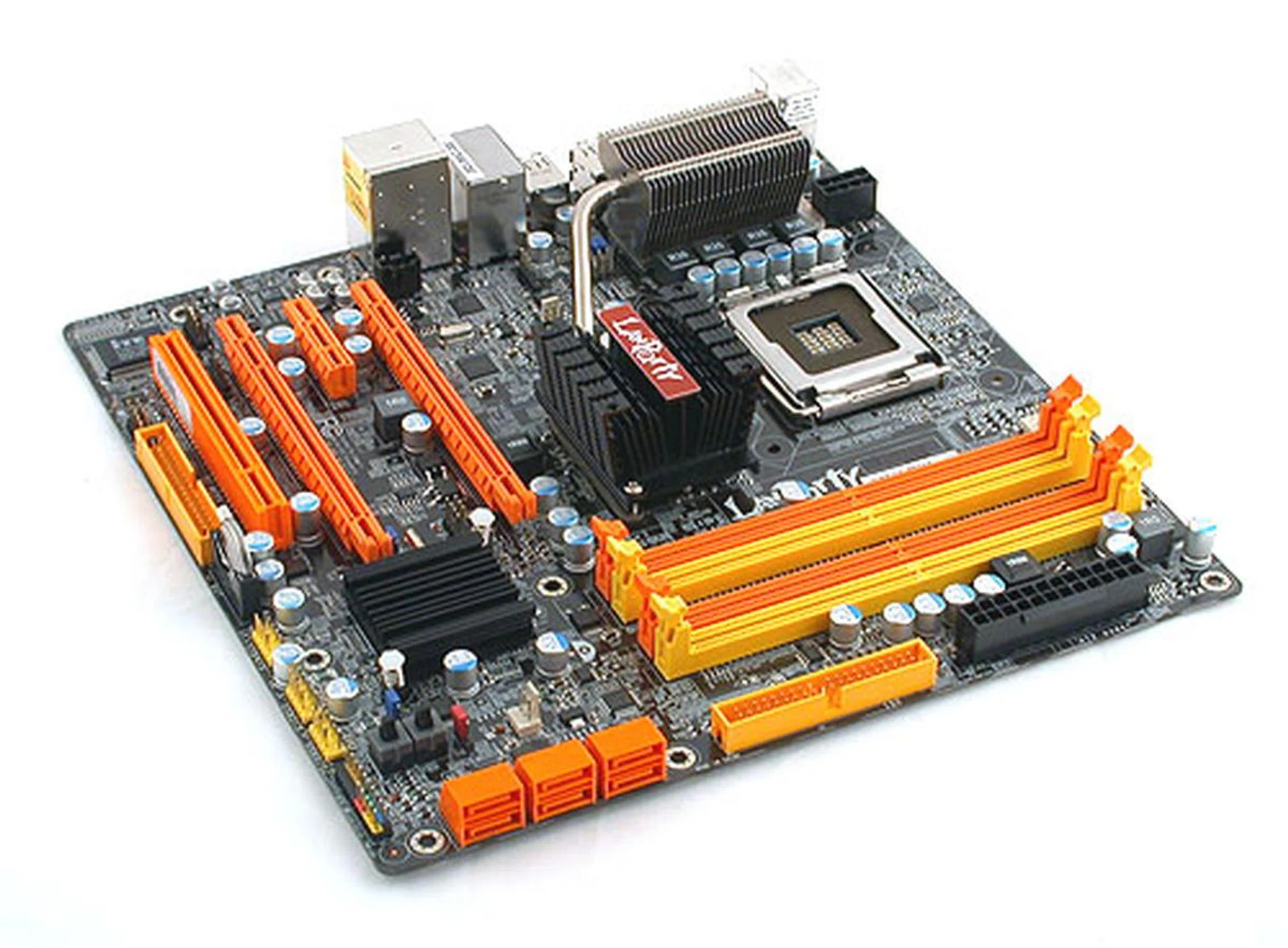 It may be a mATX board that promised the performance and features of the more powerful P45 chipset but alas this was not fully achieved due to the limited 8-lane configuration for the PCIe slot. 