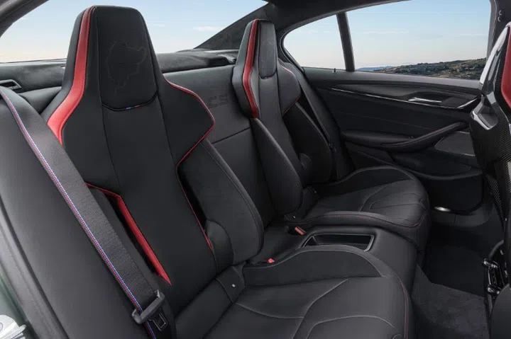 The rear passenger seats are bucket seats. (Image source: BMW)