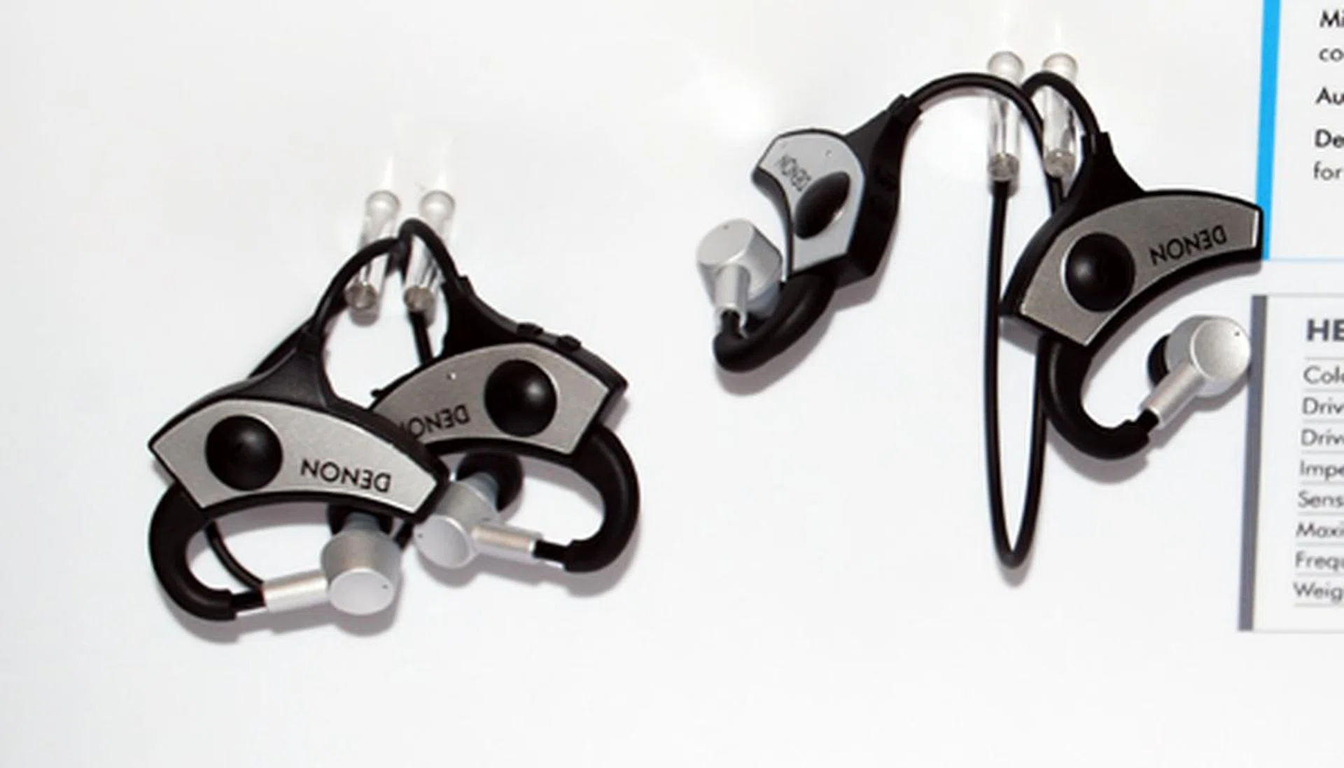 Sporting 11.5mm drivers, the AH-W200 is intended for the travelling businessman.