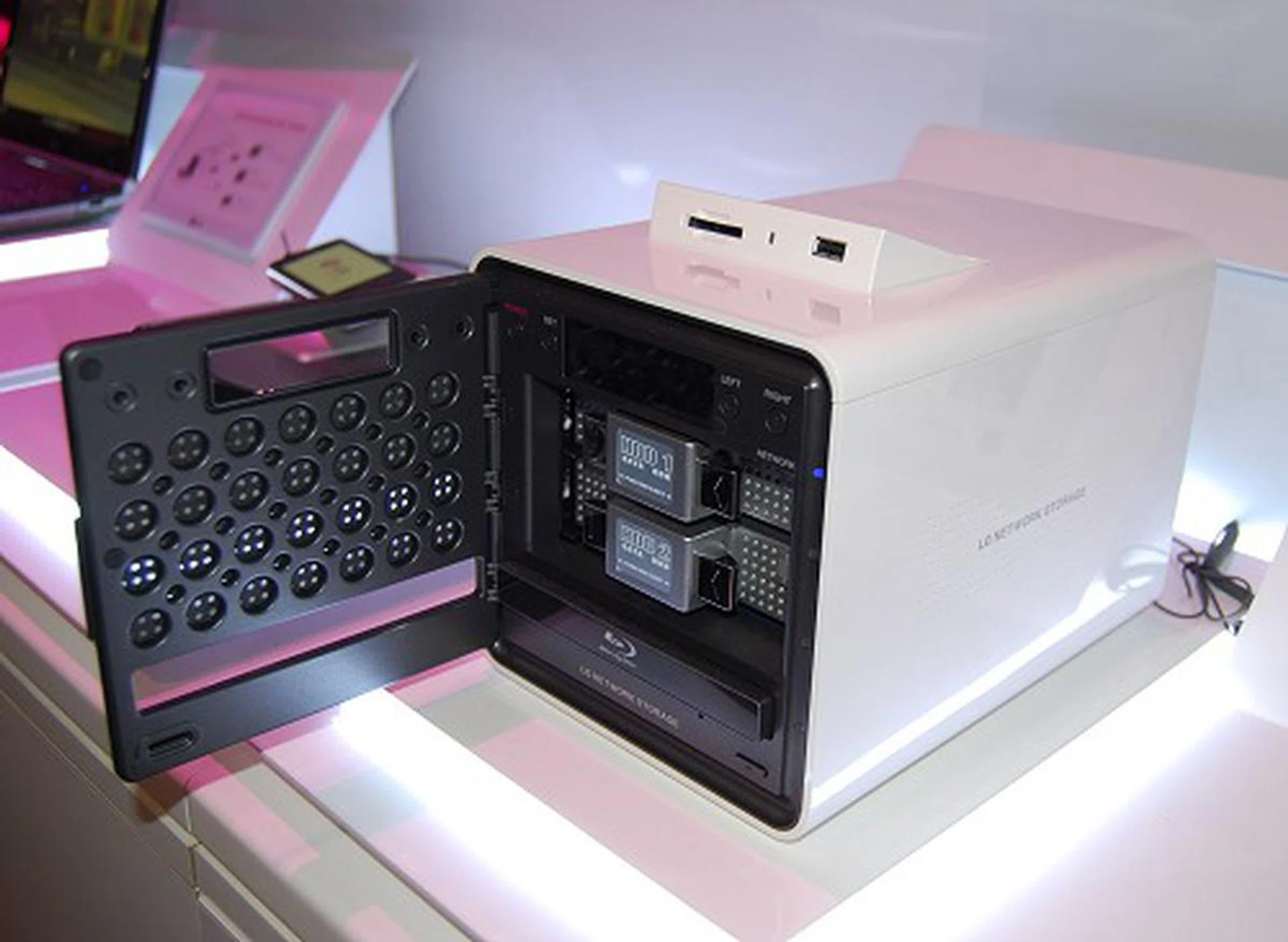 NAS solutions aren't exactly new to LG but this model is. The N2B1 is a dual-bay cousin of the quad-bay N4B2 that was available early last year. The N2B1 also has a Blu-ray rewriter built-in for mass archival, while the NAS functions are pretty much as expected. Furthermore, it's DLNA certified, comes with a multi-card reader, eSATA and more.