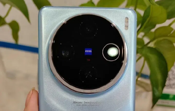 Do you like the Vivo X100's rear design?