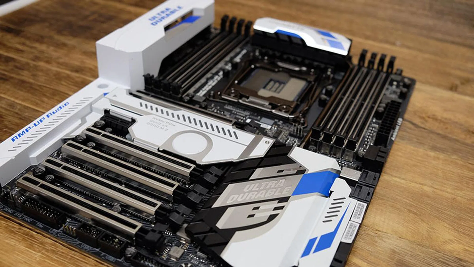Gigabyte X99 Designare EX